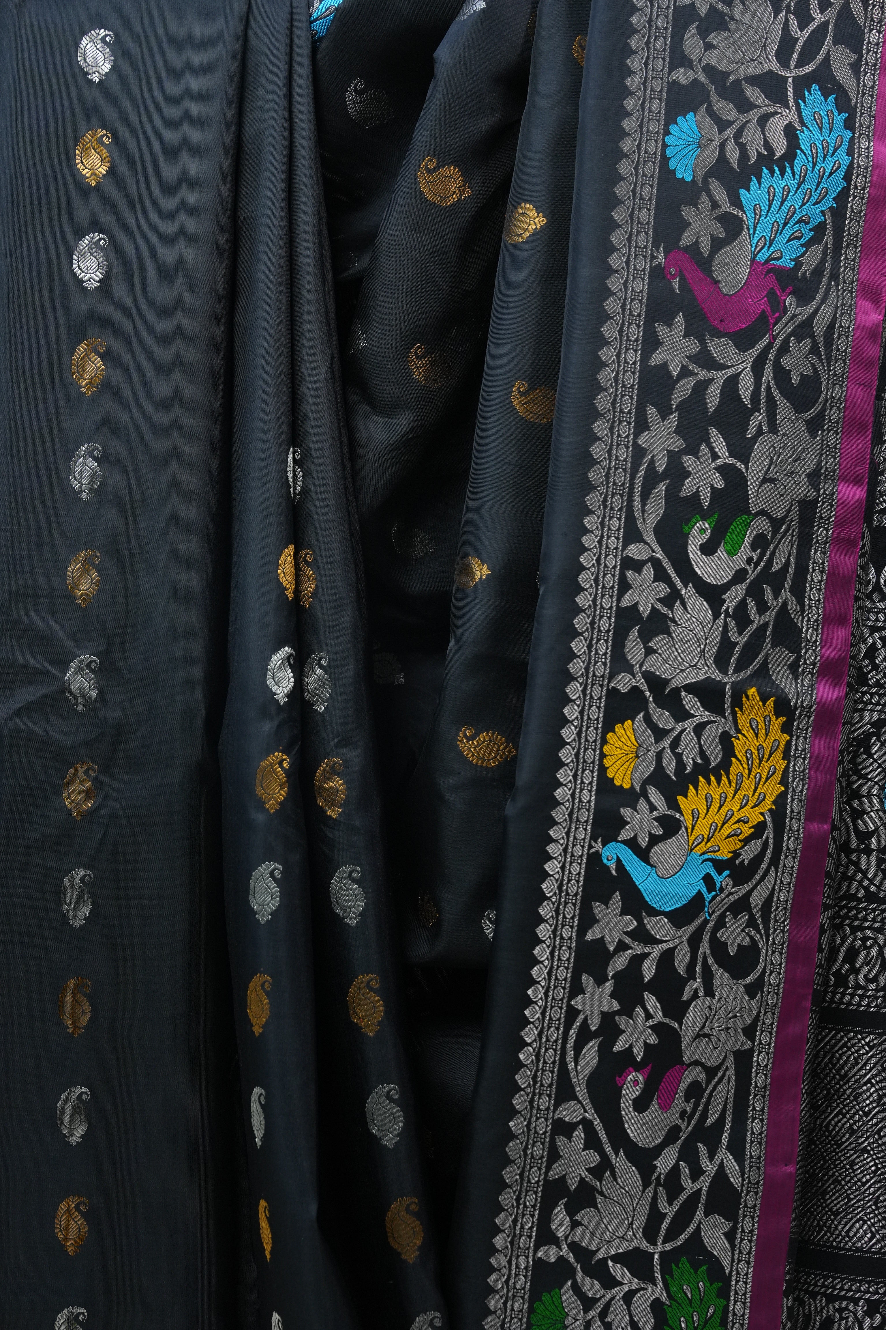 Black Gadwal Silk Saree - SRBGSS497