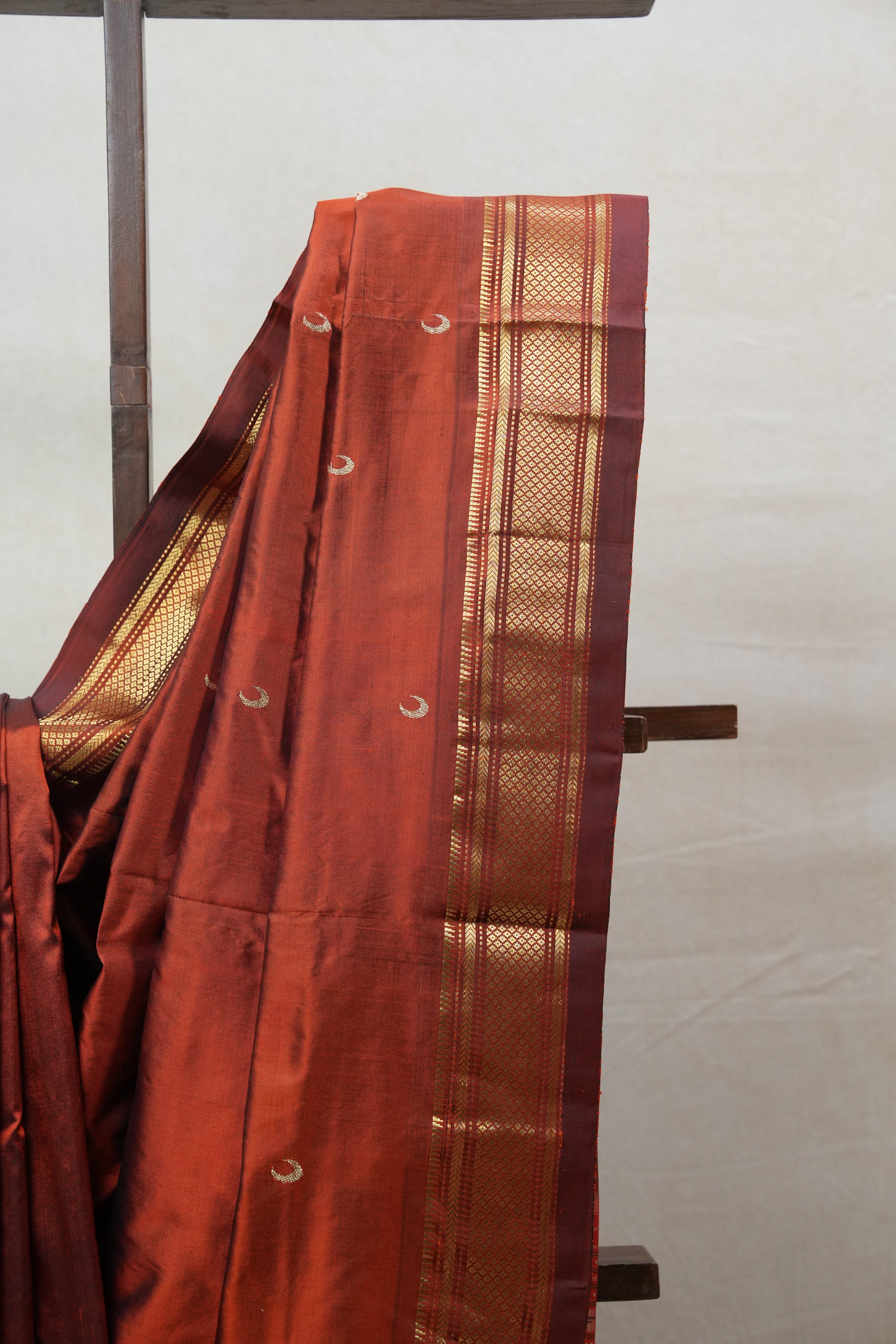 Brown Silk Paithani Saree - SRBSPS653