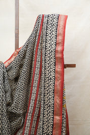 Black HBP Cotton Silk Saree With Maheshwari Border - SRBCSS1212