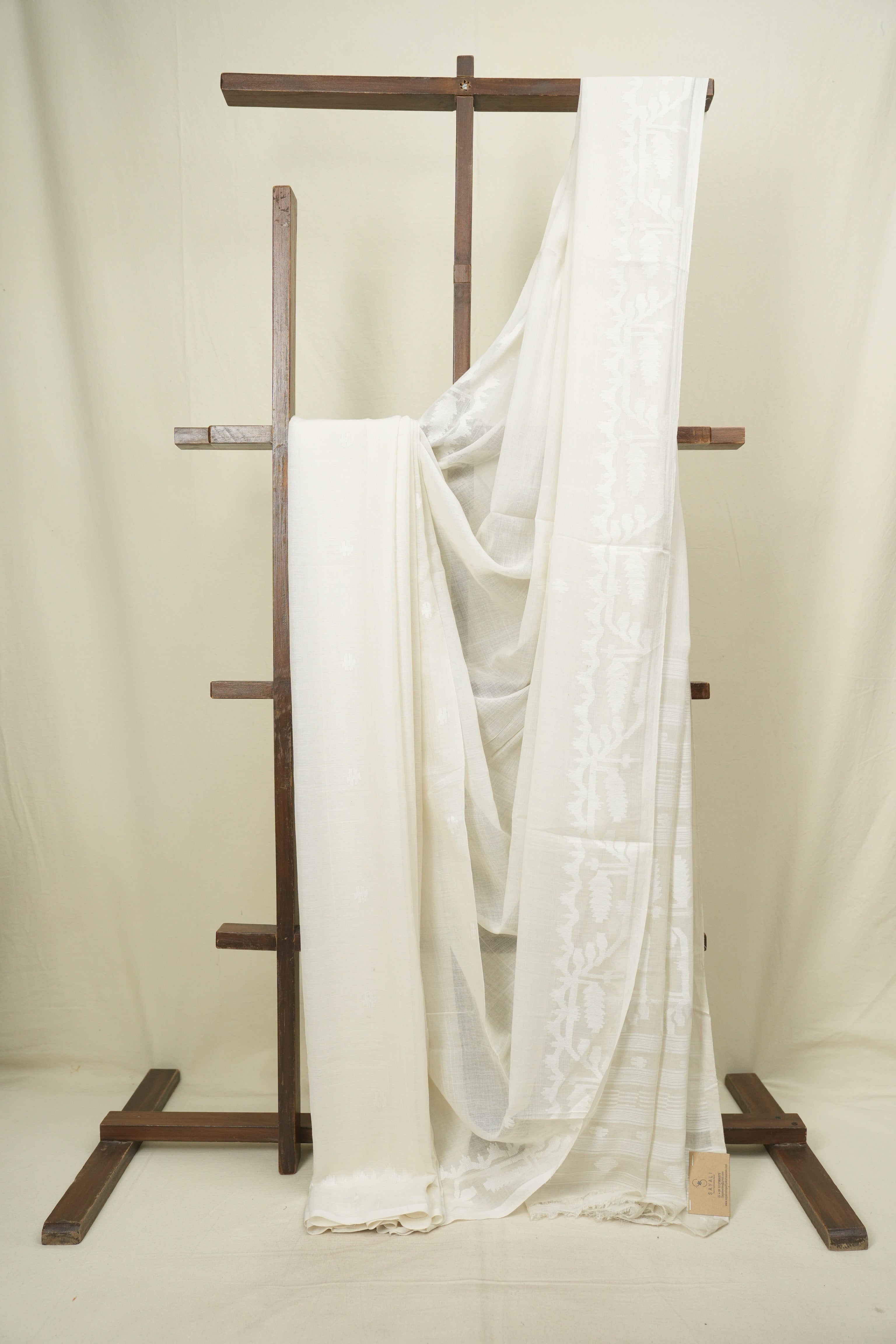 White Bengal Mul Cotton Saree - SRWBMCS080