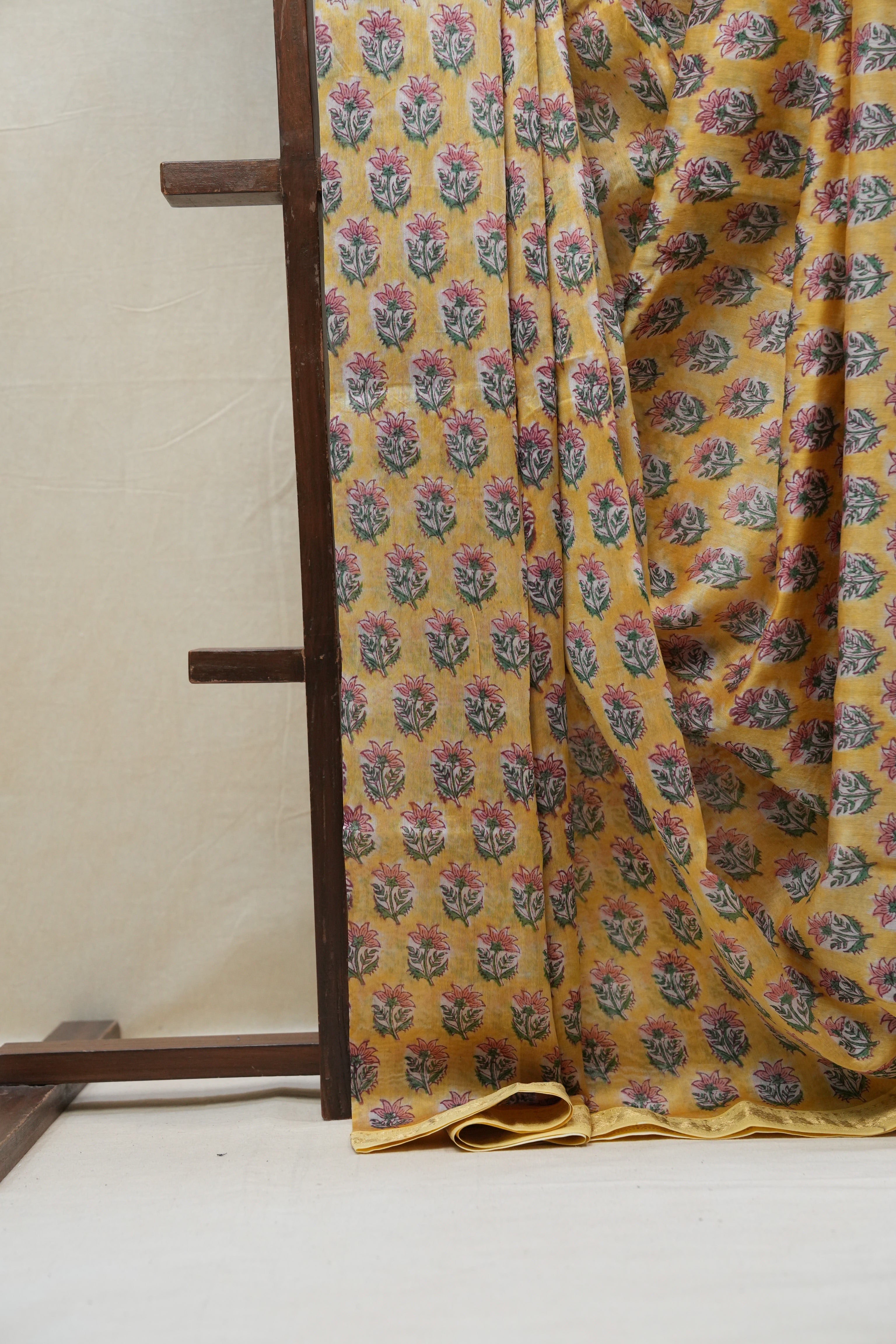 Yellow HBP Cotton Silk Saree With Maheshwari Border - SRYCSS1204