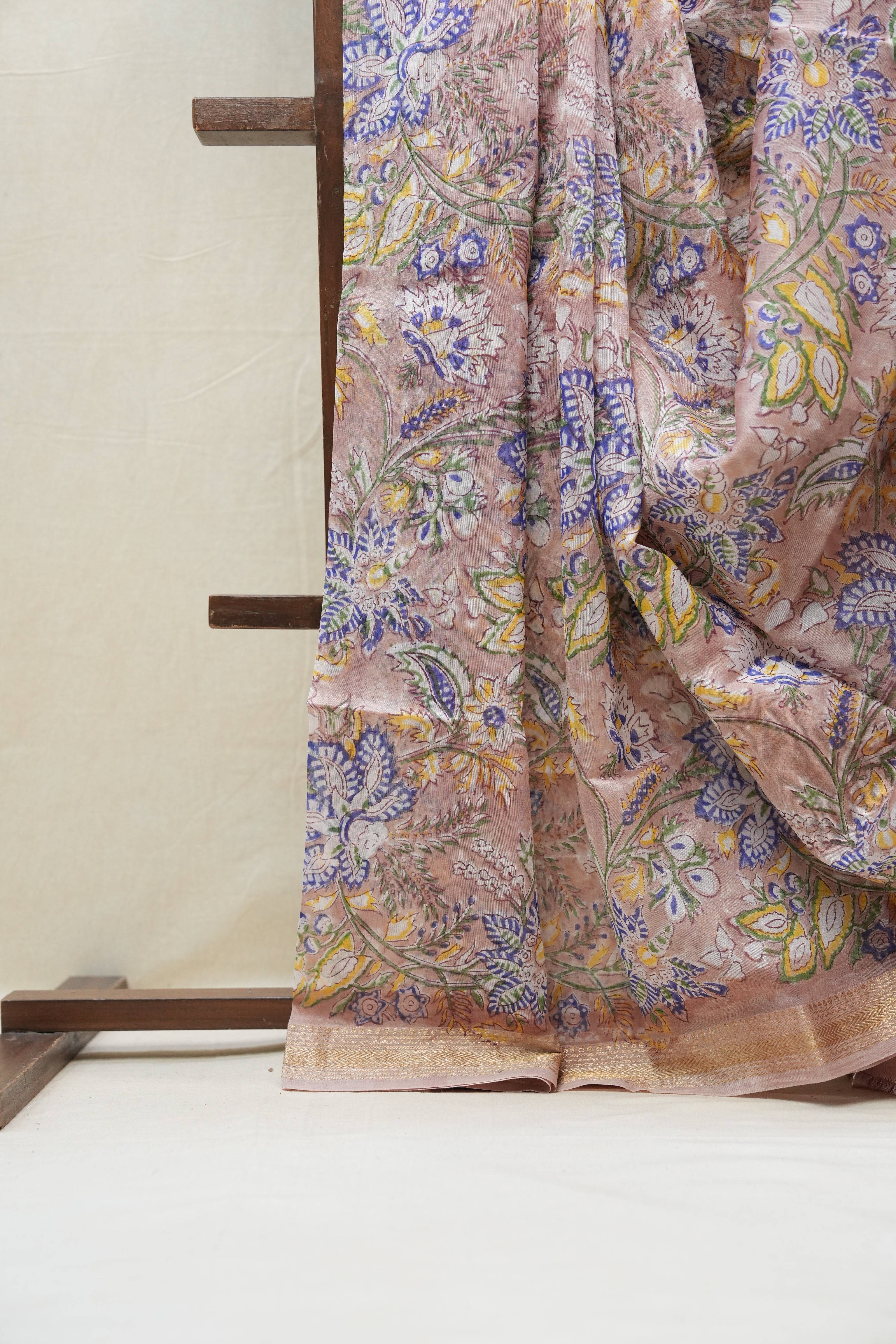 Light Peach HBP Cotton Silk Saree With Maheshwari Border - SRLPCSS1206