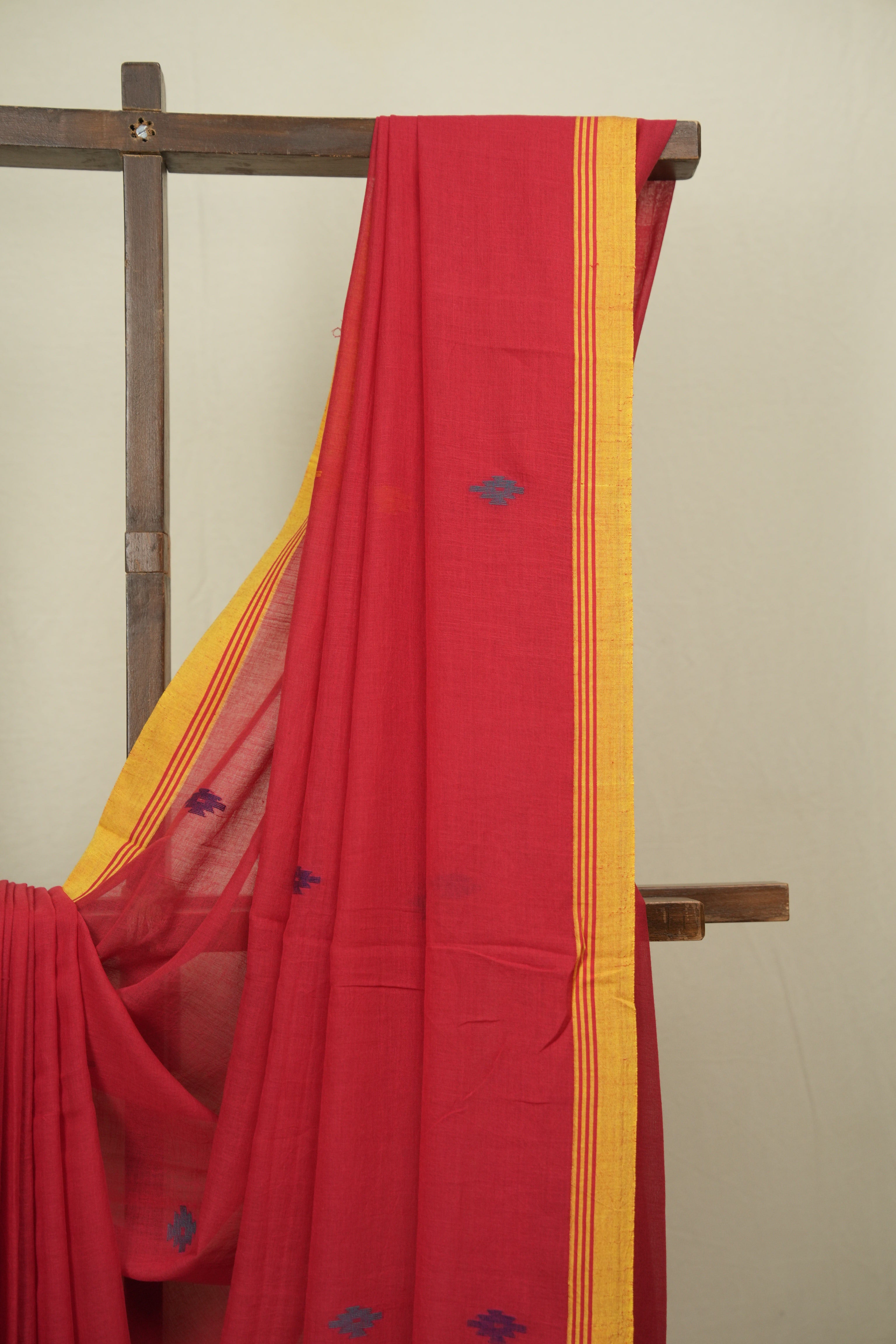 Red Bengal Mul Cotton Saree - SRRBMCS091