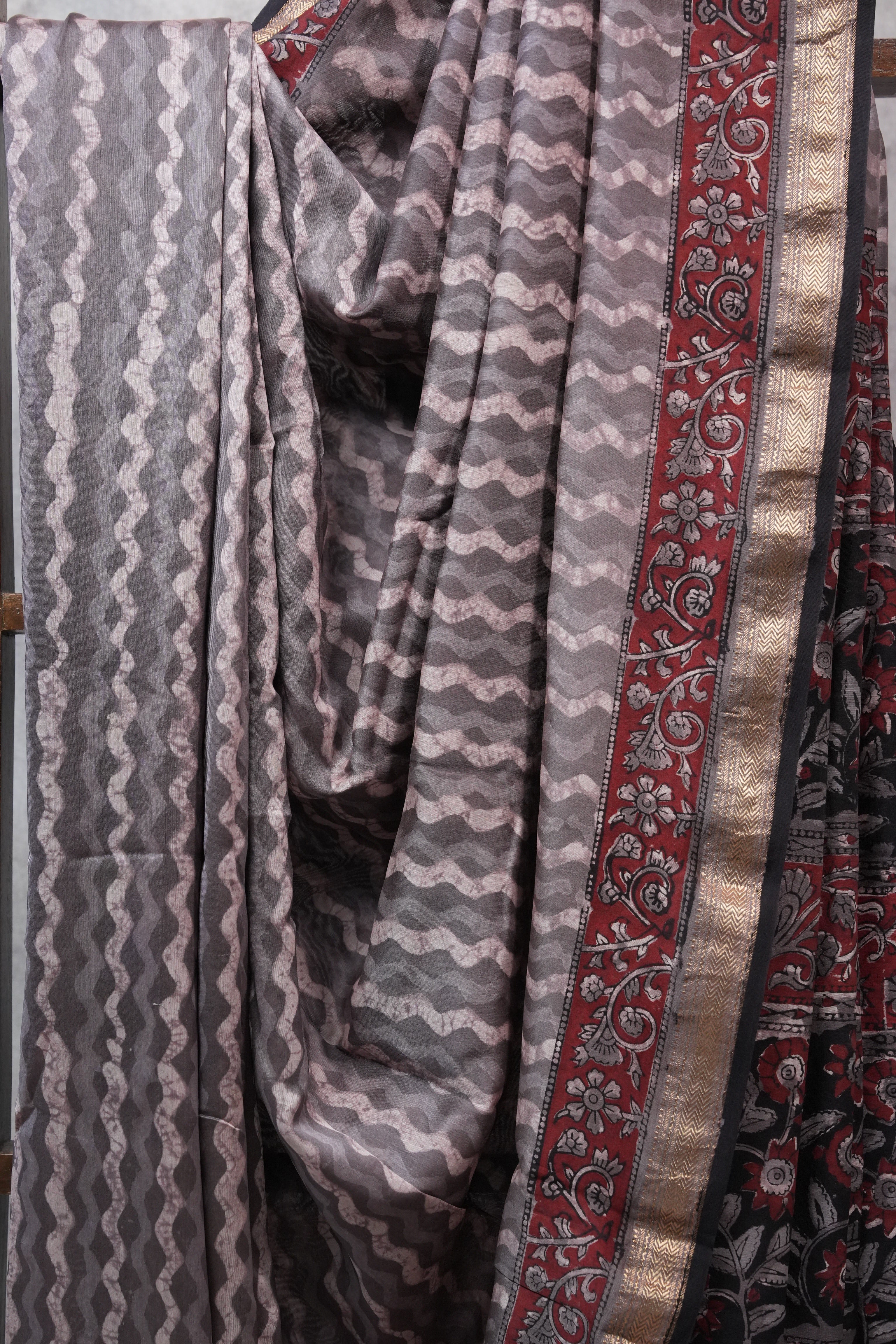 Grey HBP Chanderi Cotton Silk Saree With Maheshwari Border - SRGCS1115