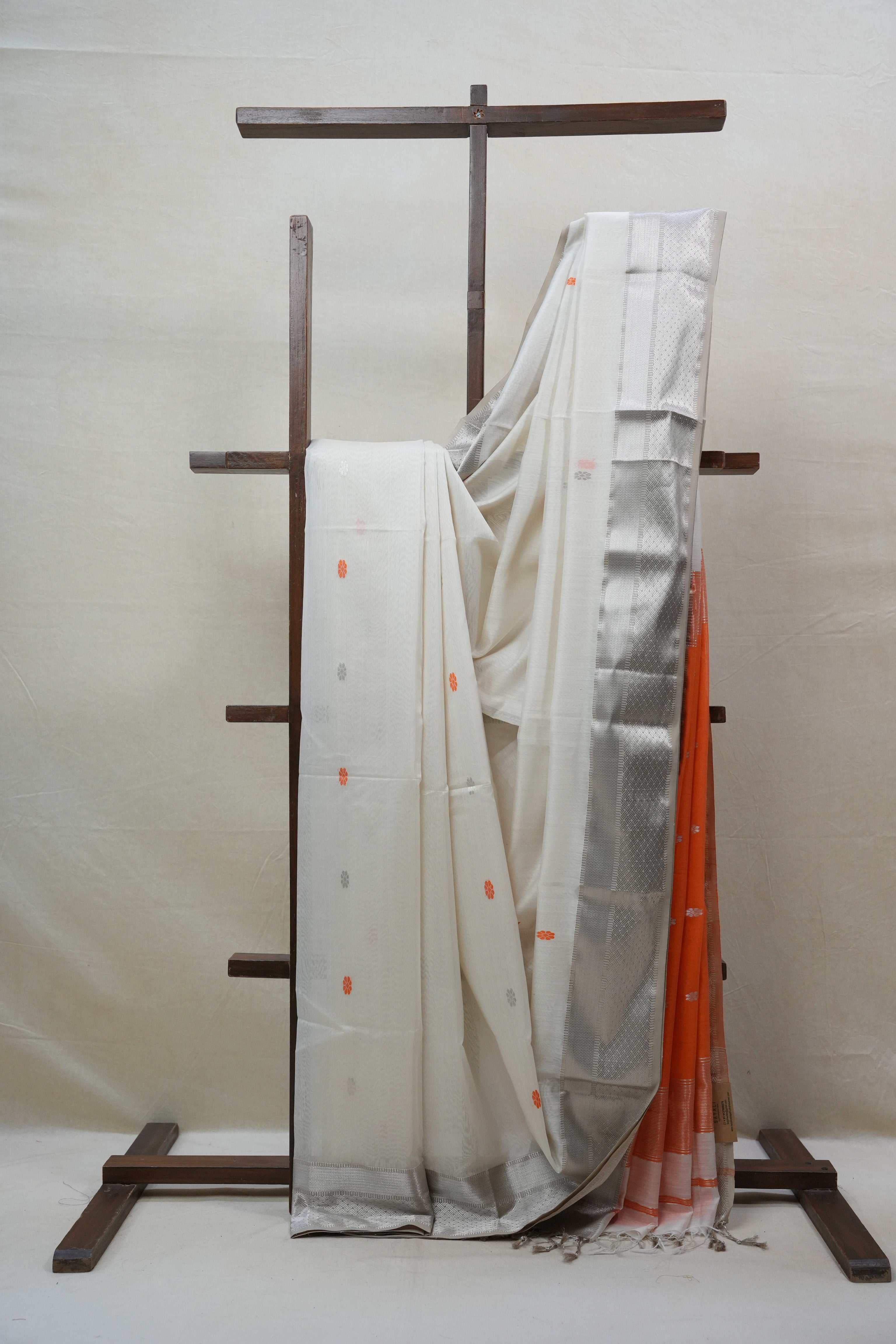 White Maheshwari Saree - SRWMS534