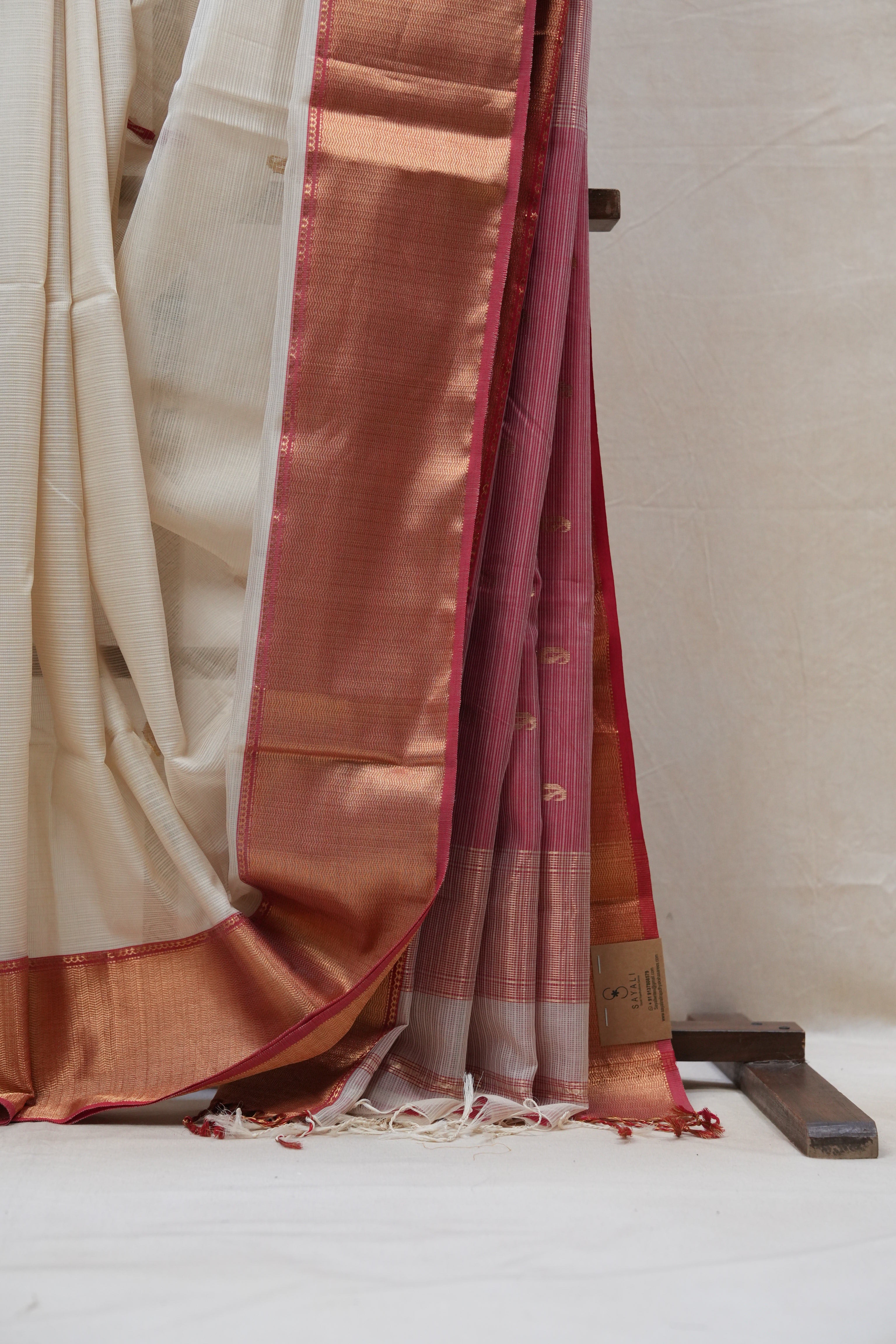 White Maheshwari Organza Silk Saree - SRWMOSS10