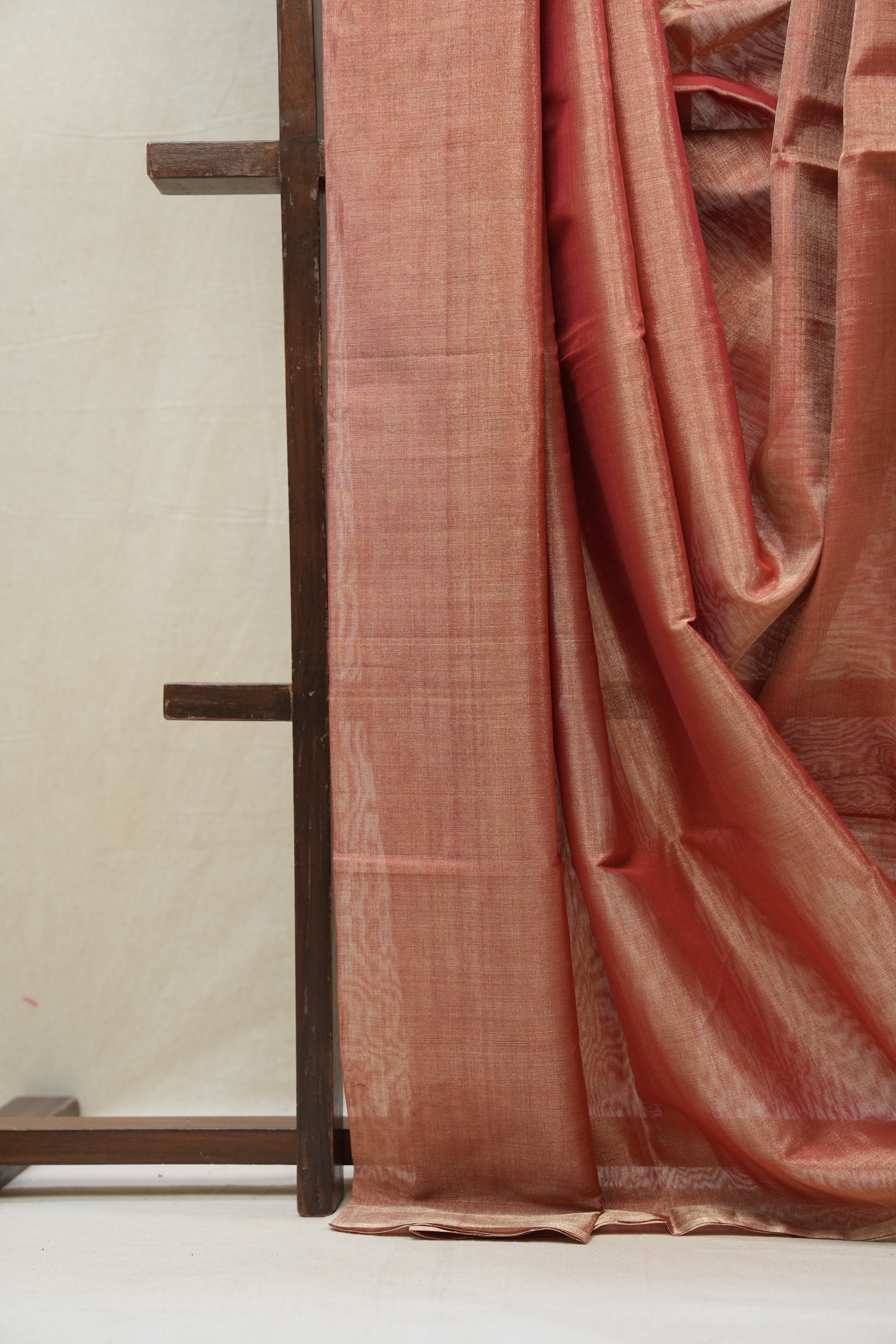 Two Tone Red Maheshwari Tissue Saree - SRTTRMTS514