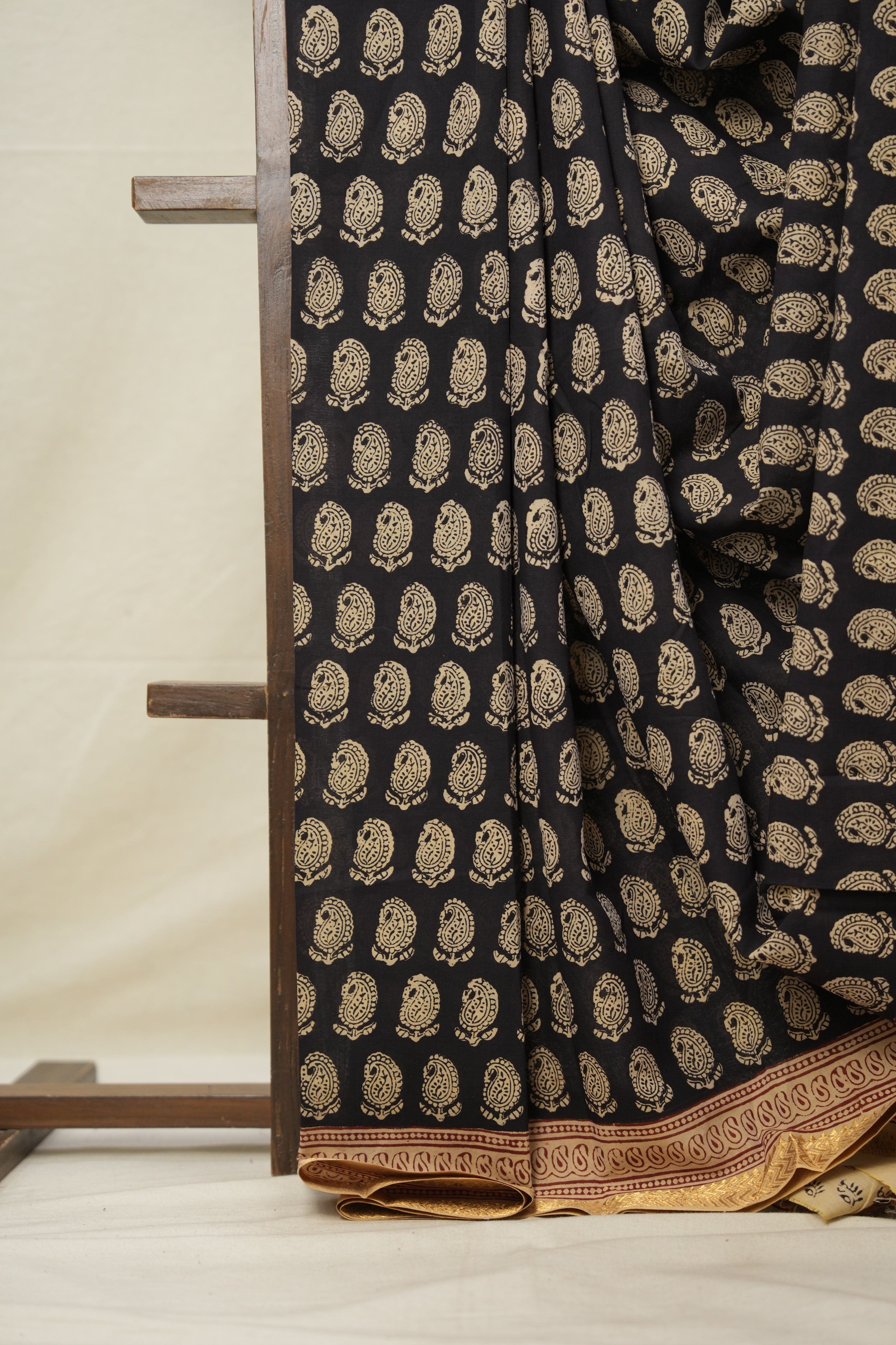 Black Cotton Mangalgiri Saree - SRBCMS28