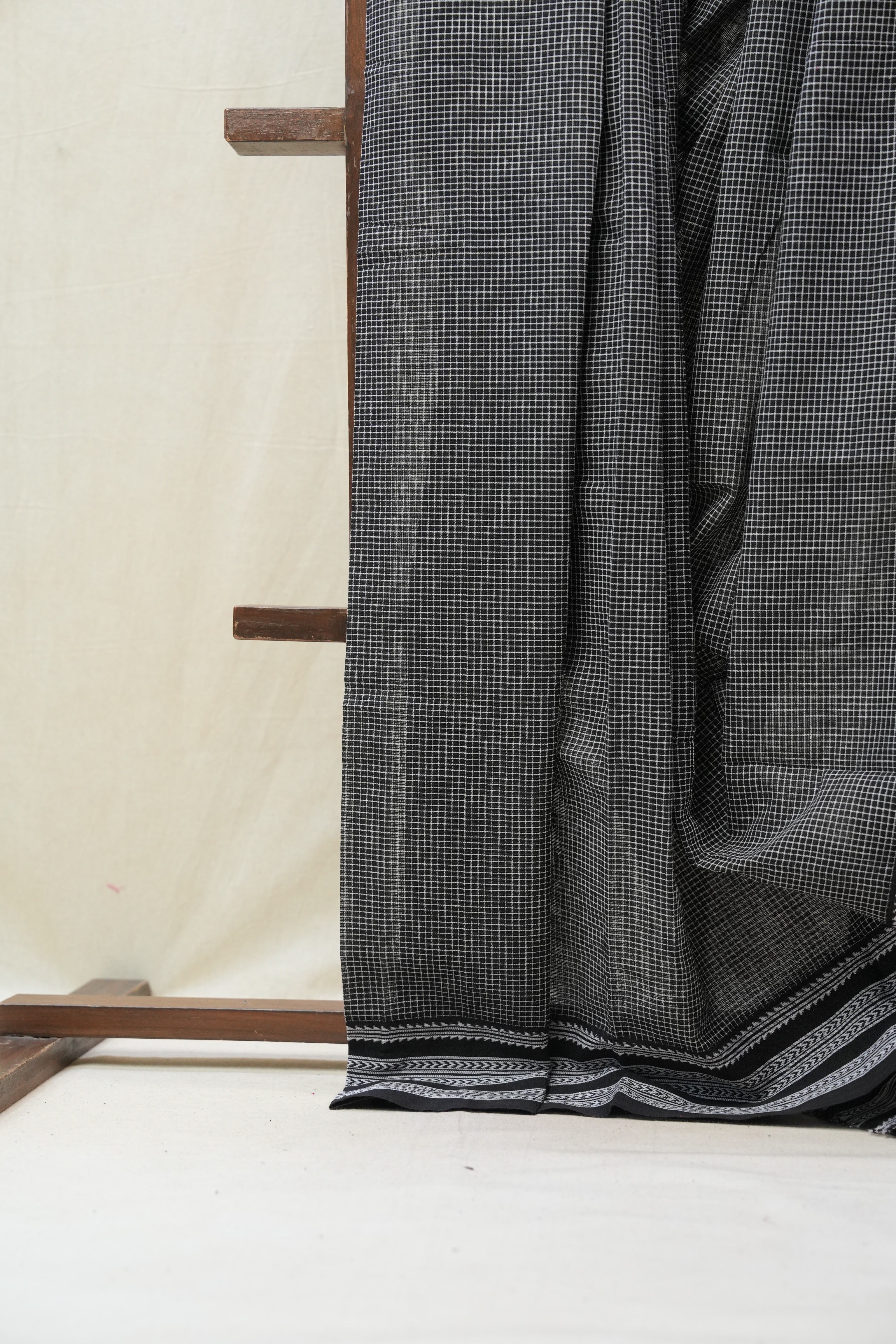 Black Small Checks Cotton Patteda Anchu Saree - SRBPAS270