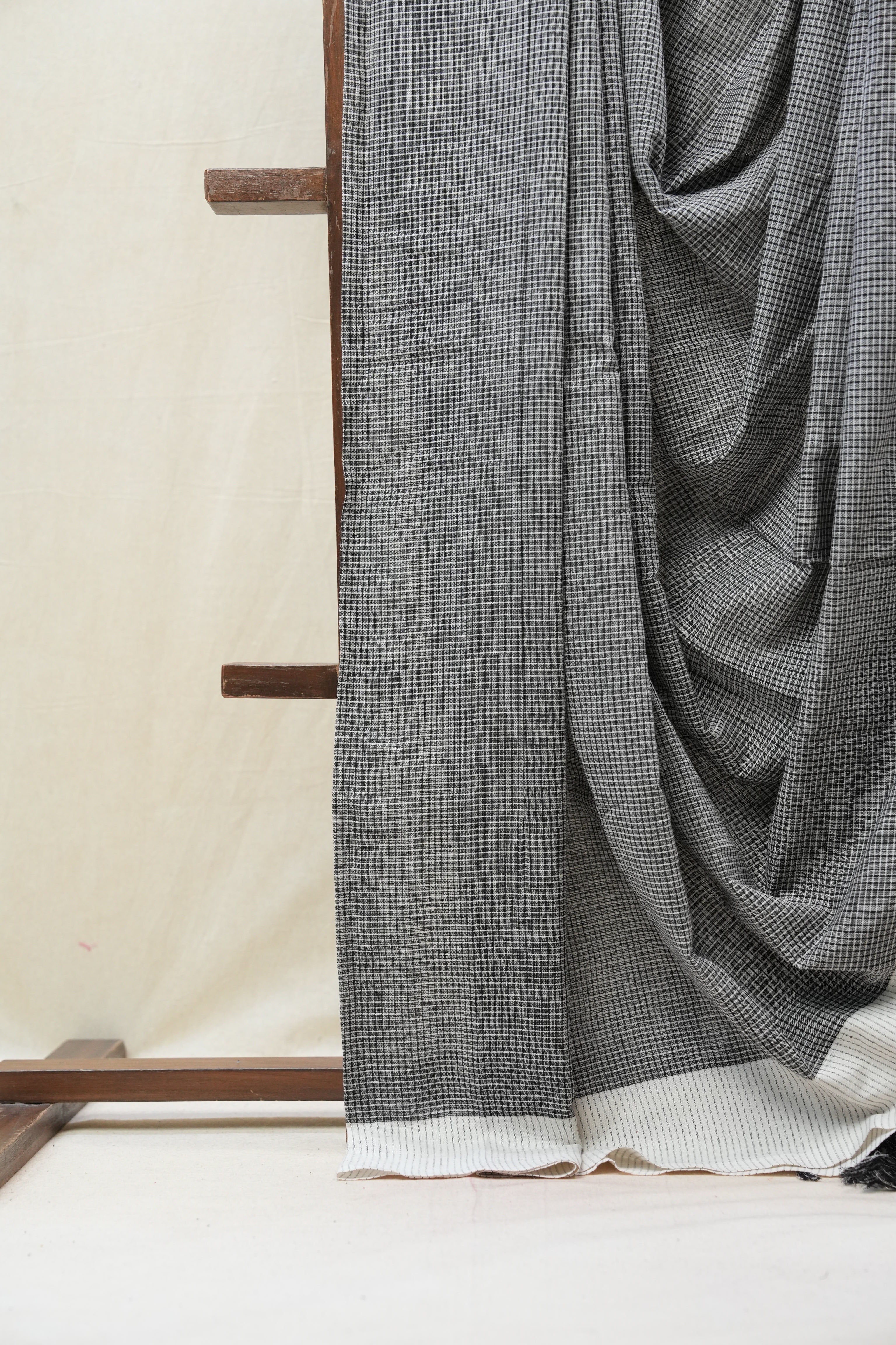 Grey Small Checks Cotton Patteda Anchu Saree - SRGPAS241