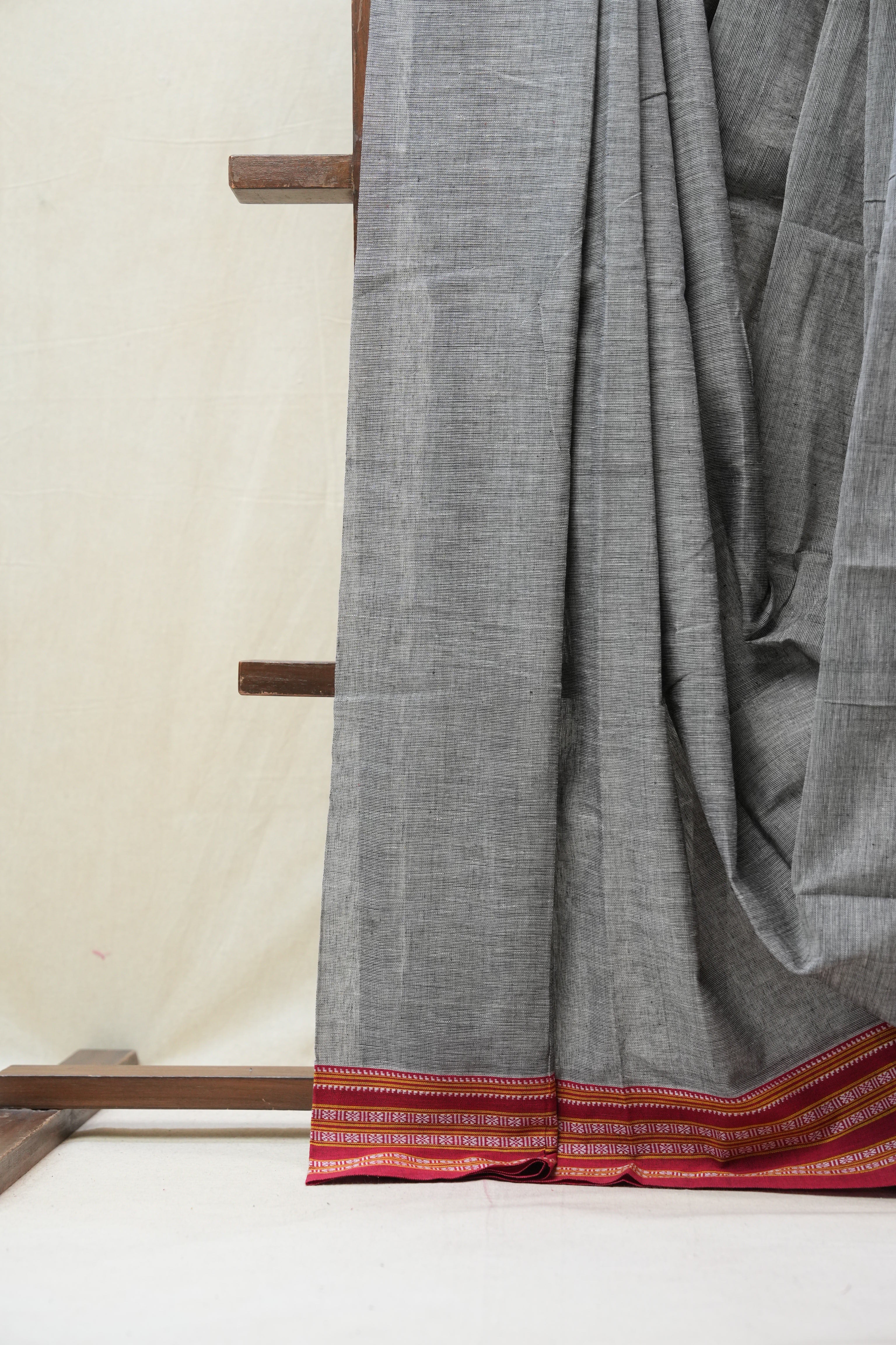 Grey Plain Cotton Patteda Anchu Saree - SRGPAS278