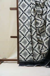 White Pochampalli Cotton Ikat Saree - SRWPCIS503