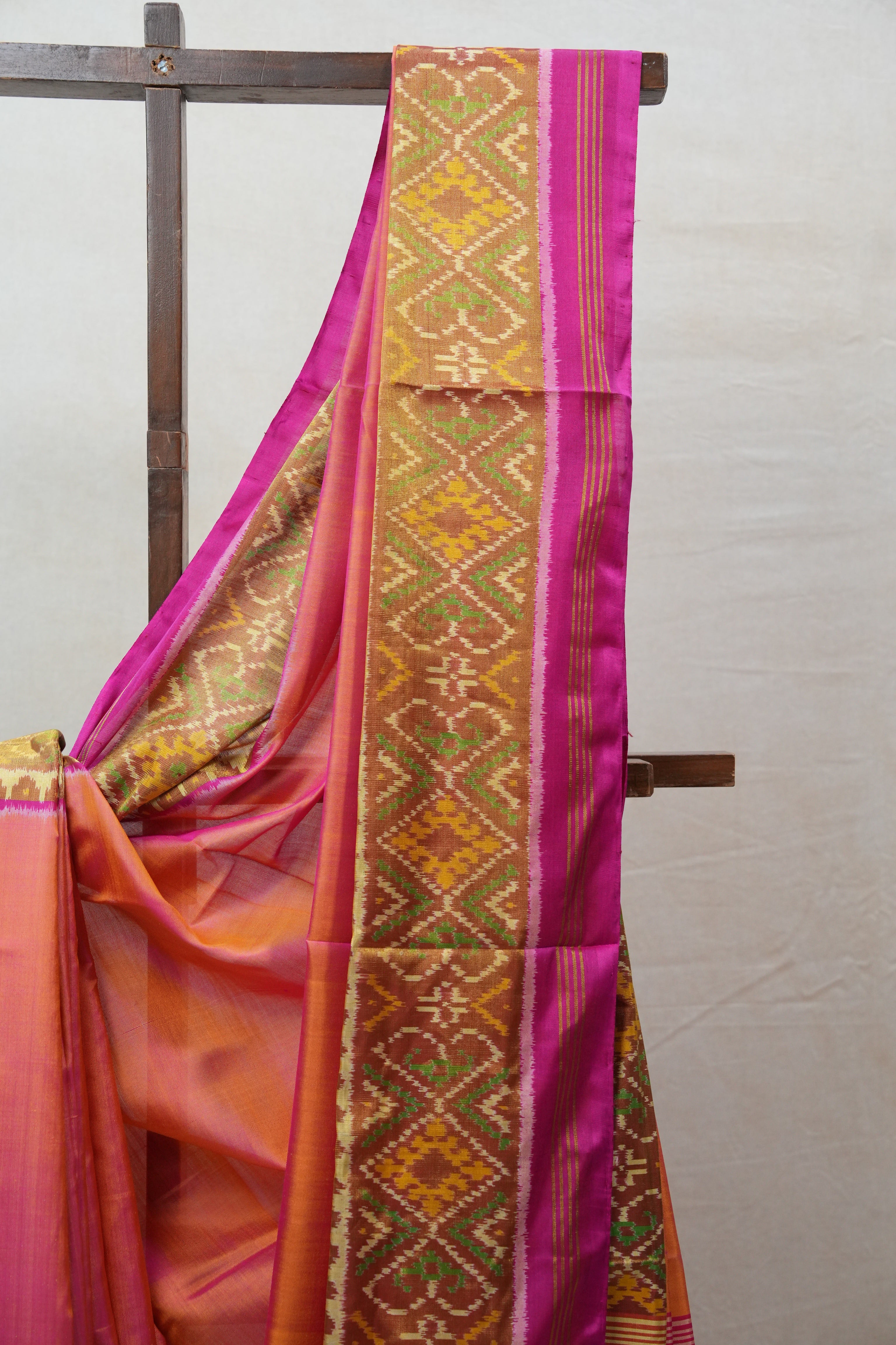 Two Tone Pink Rajkot Patola Silk Saree - SRTTPRPSS372