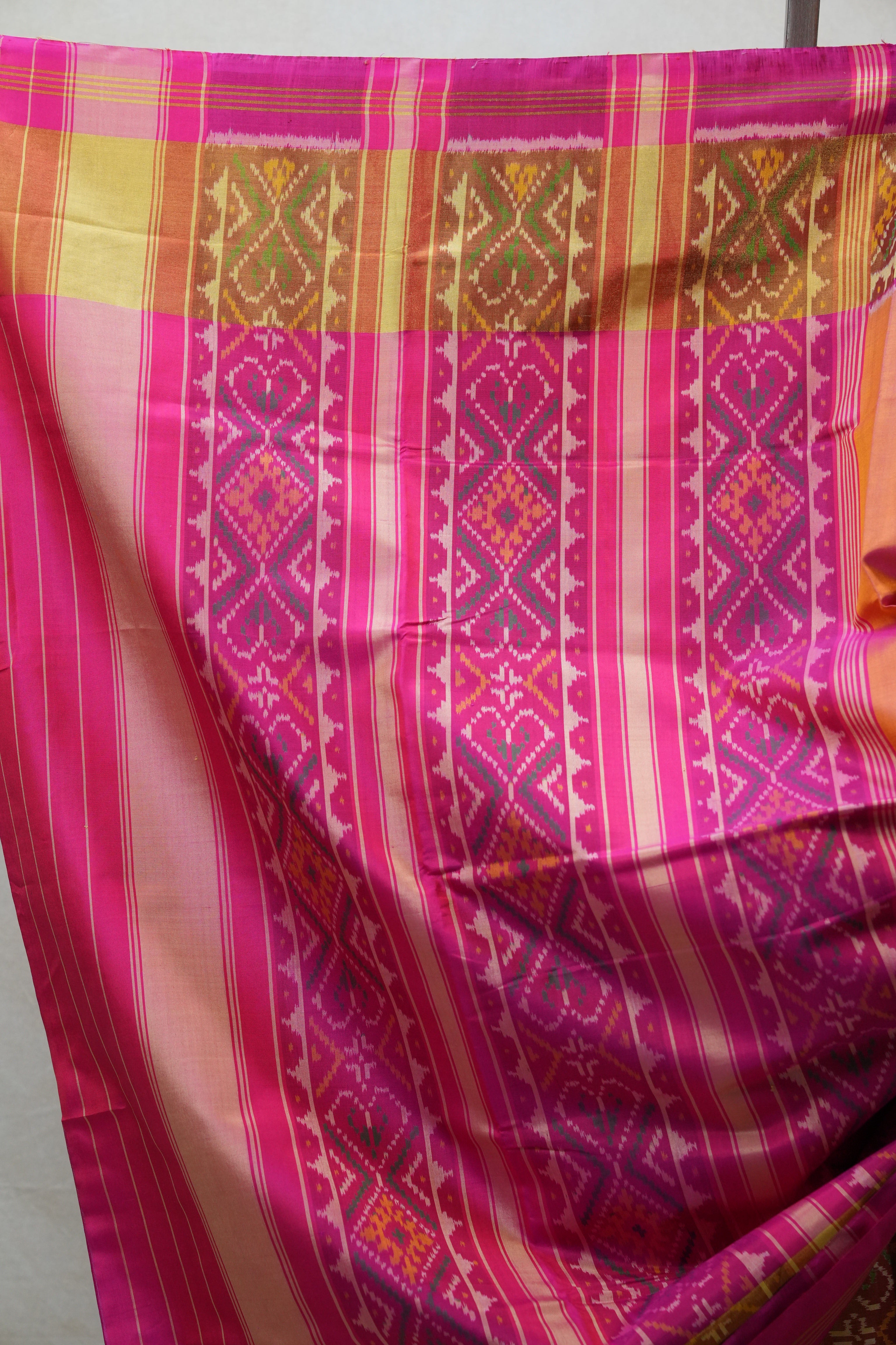 Two Tone Pink Rajkot Patola Silk Saree - SRTTPRPSS372
