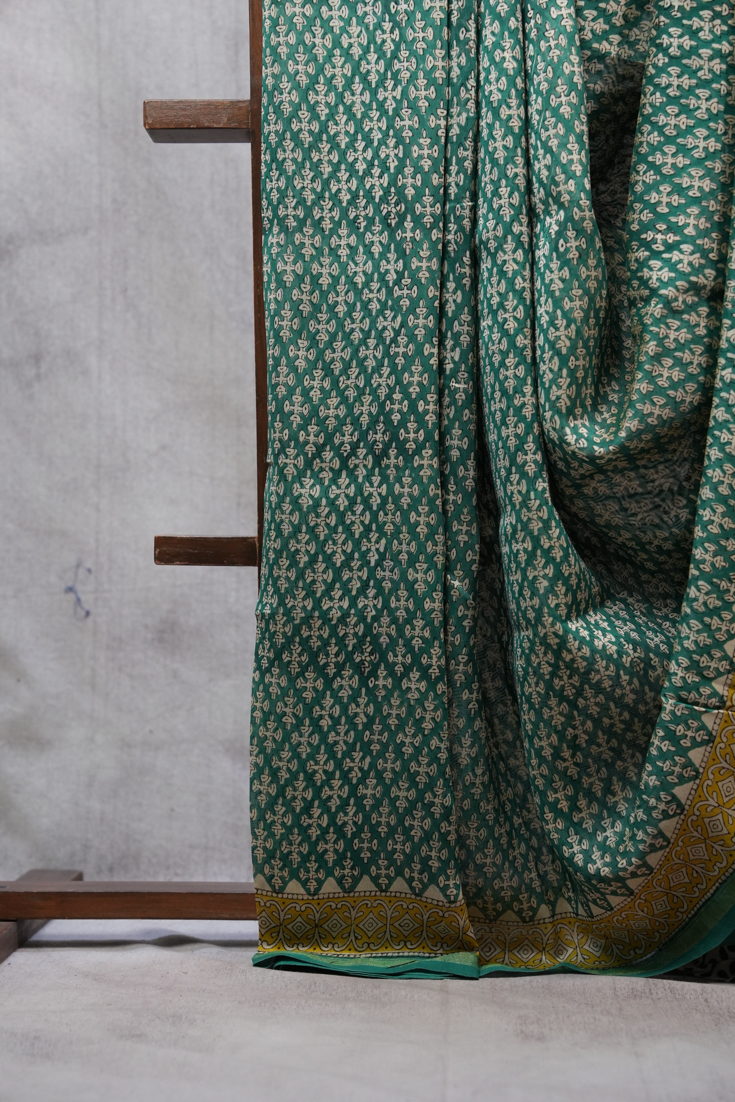 Green HBP Chanderi Cotton Silk Saree With Chanderi Border - SRGCS1162