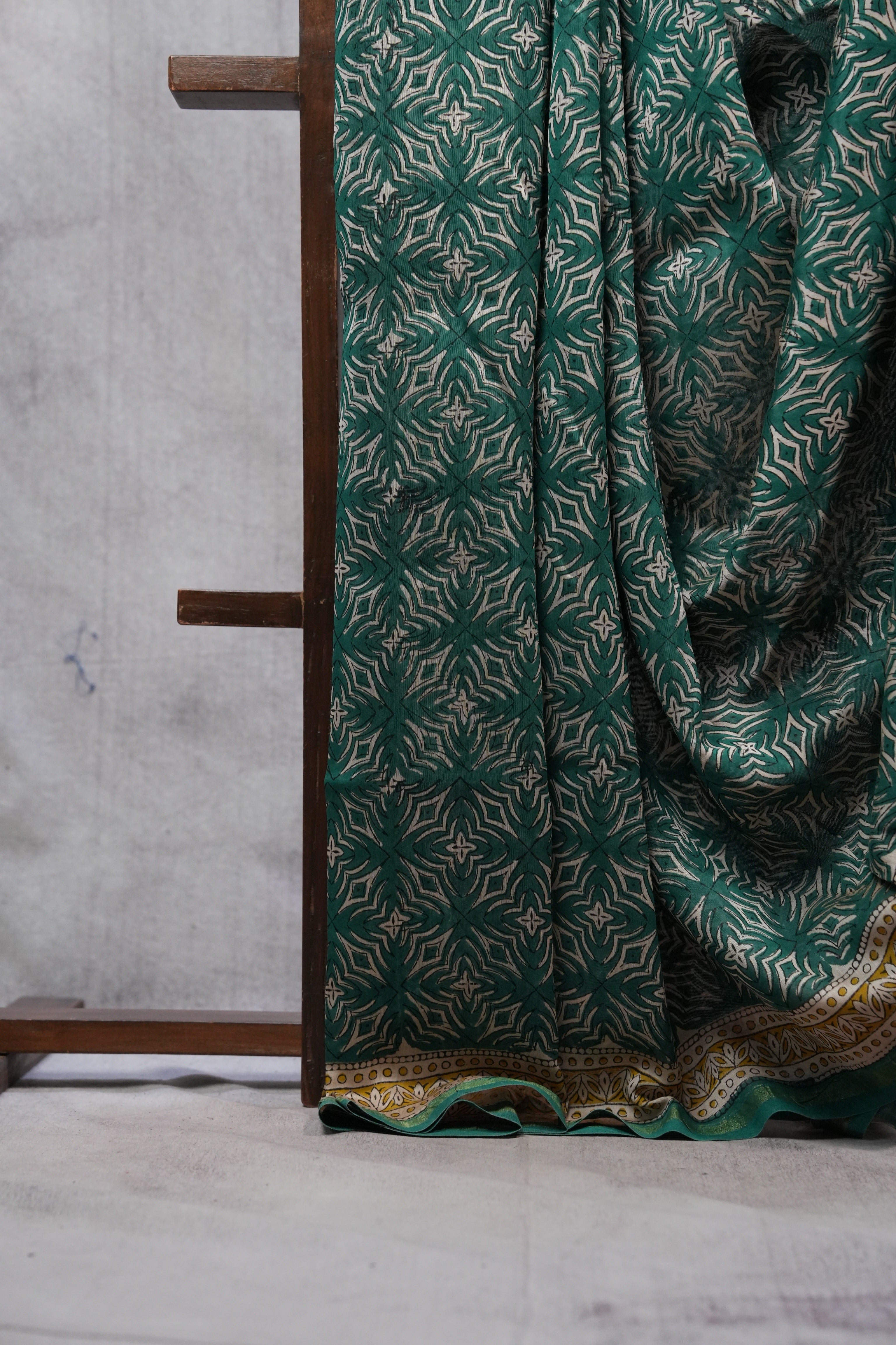 Green HBP Chanderi Cotton Silk Saree With Chanderi Border - SRGCS1164
