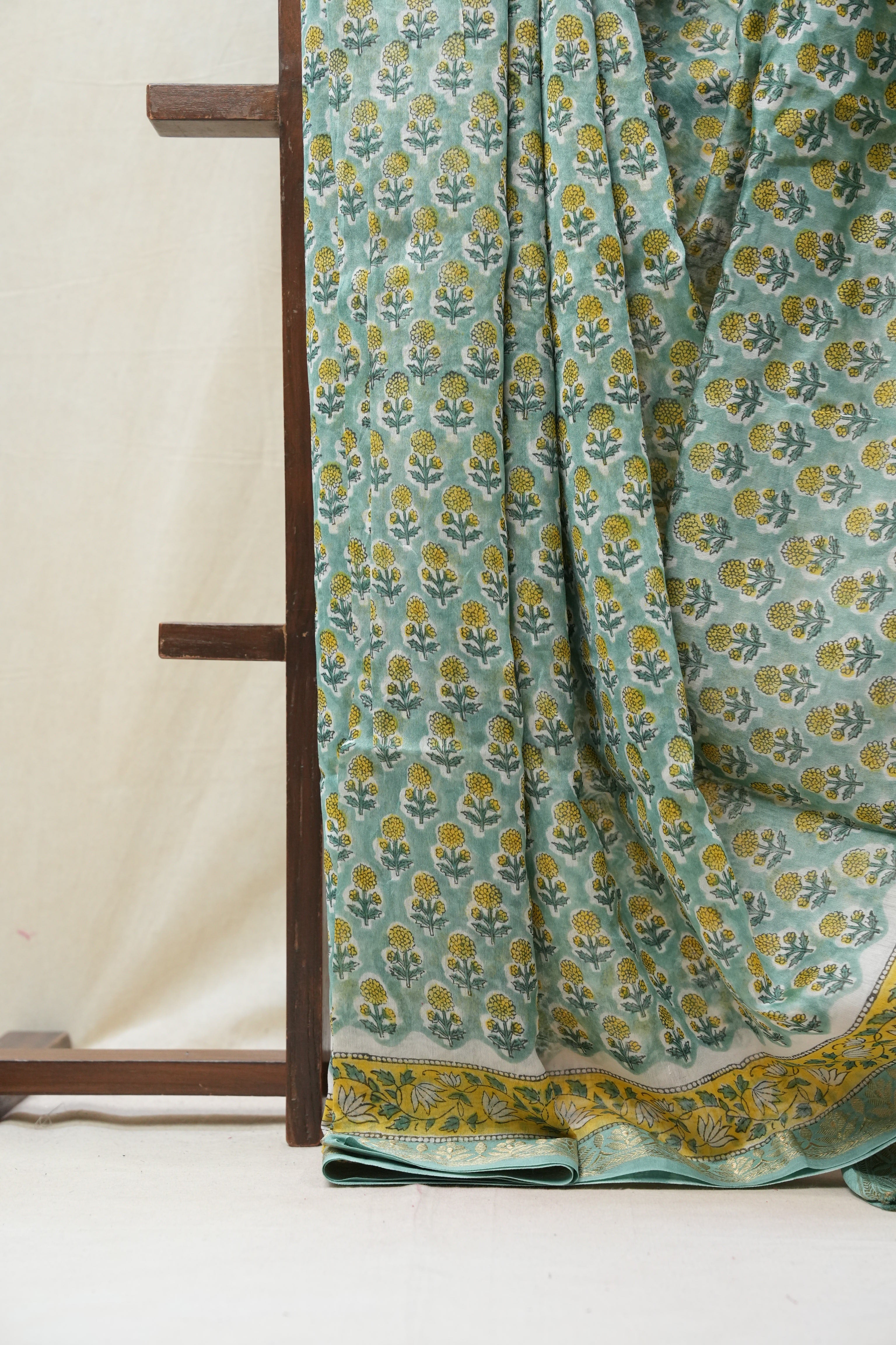 Green HBP Cotton Silk Saree With Maheshwari Border - SRGCSS1232