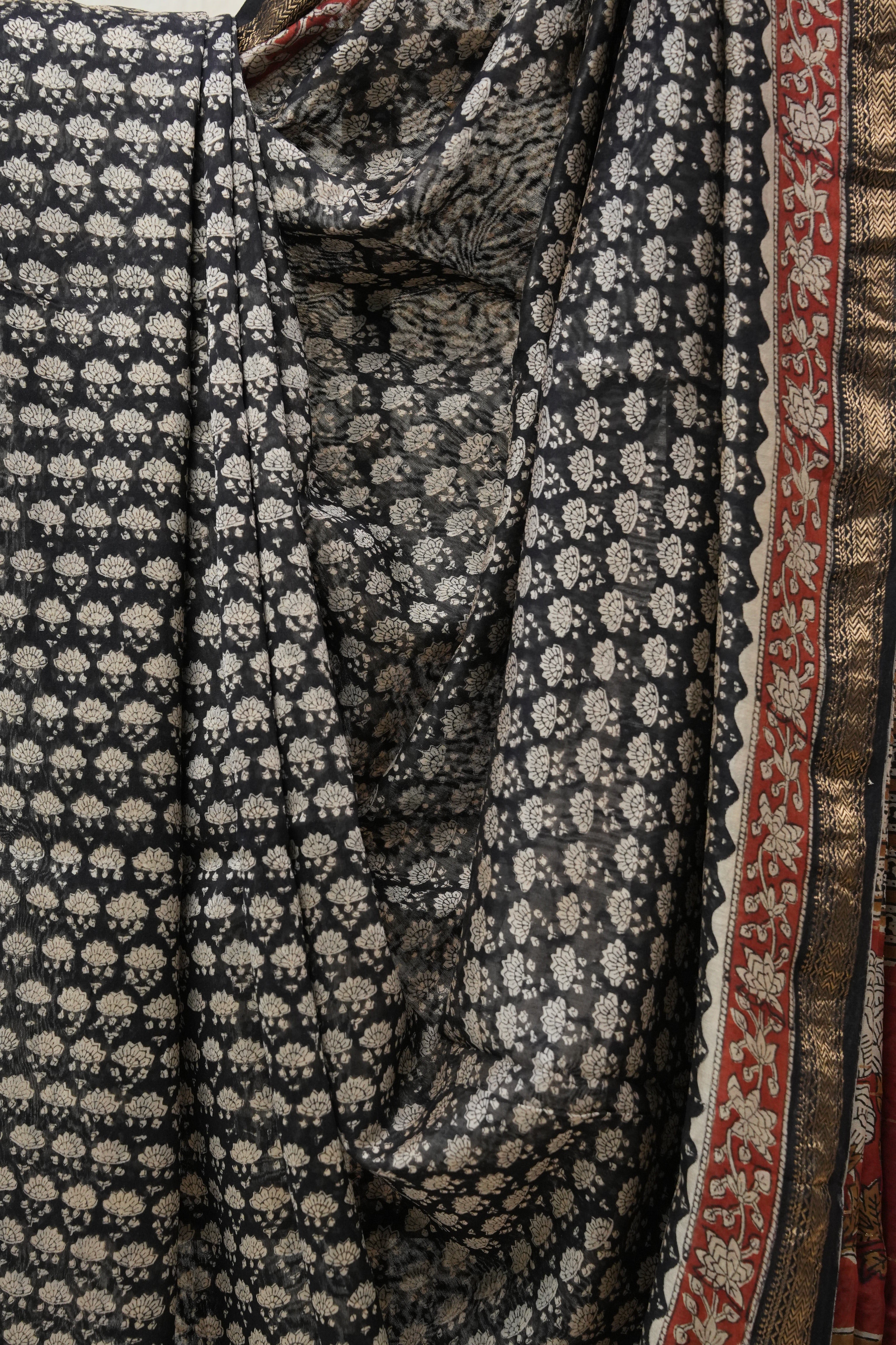 Black HBP Cotton Silk Saree With Maheshwari Border - SRBCSS1227