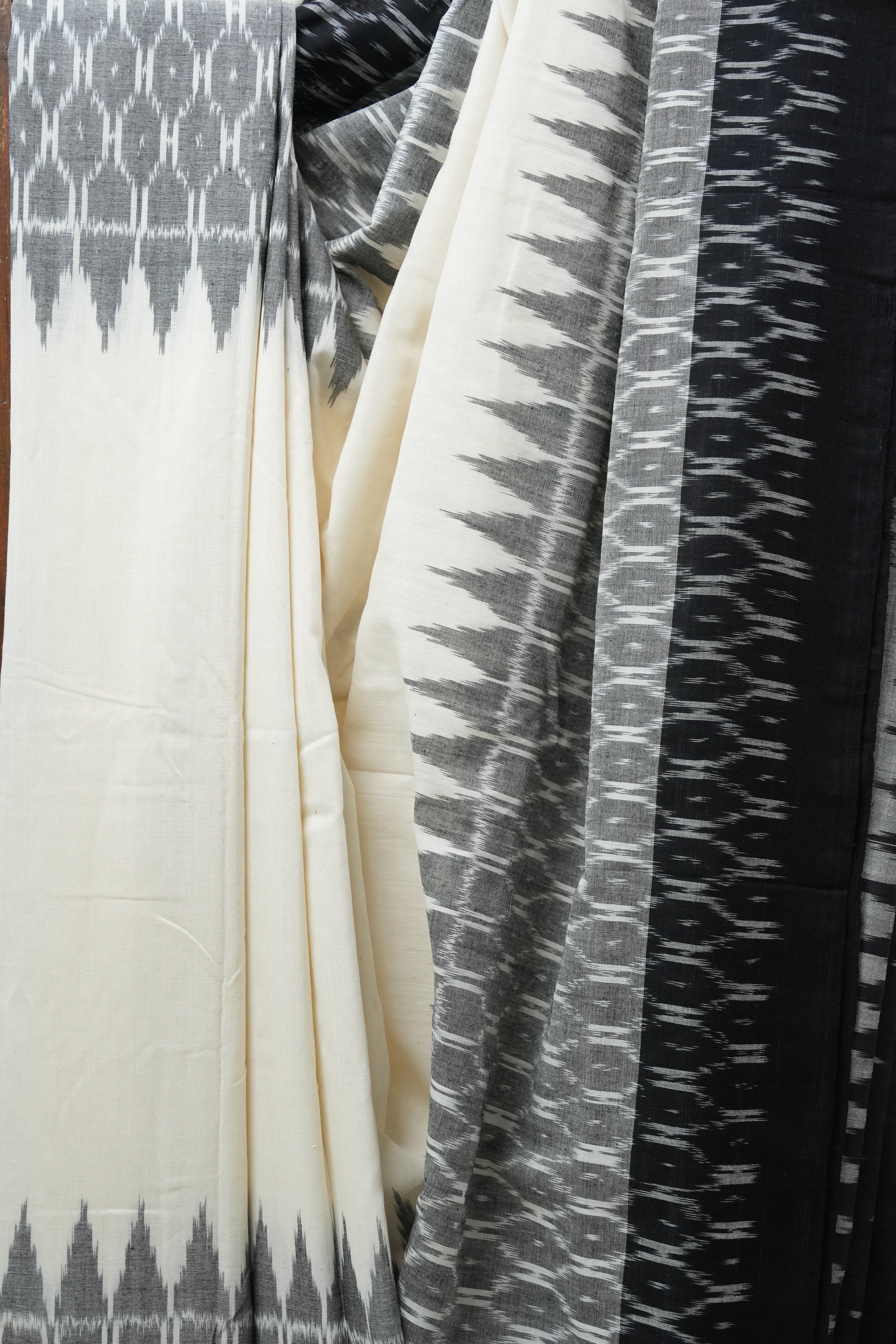 Off White Pochampalli Cotton Ikat Saree - SROWPCIS514