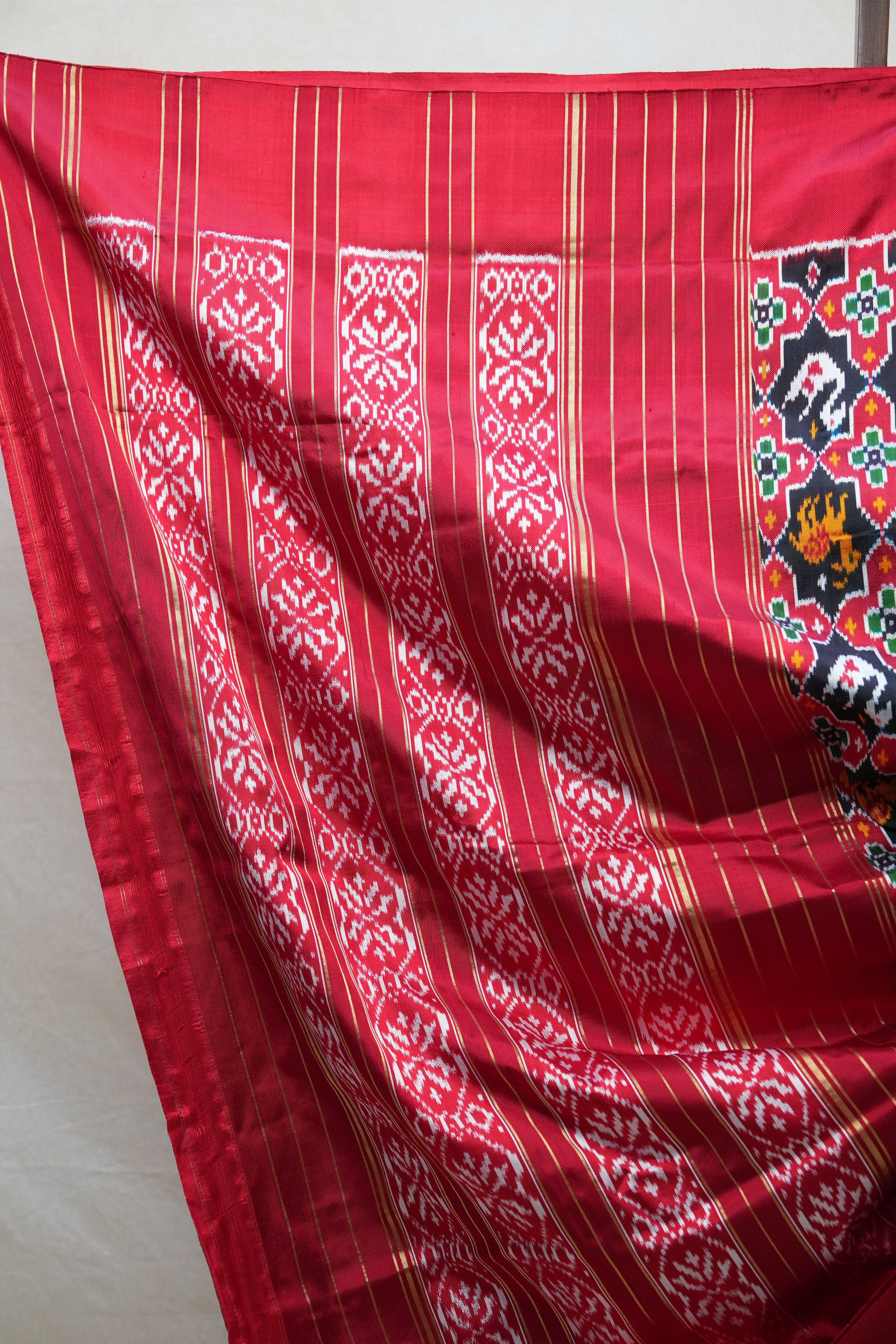 Black Pochampalli Silk Ikat Saree - SRBPSIS157