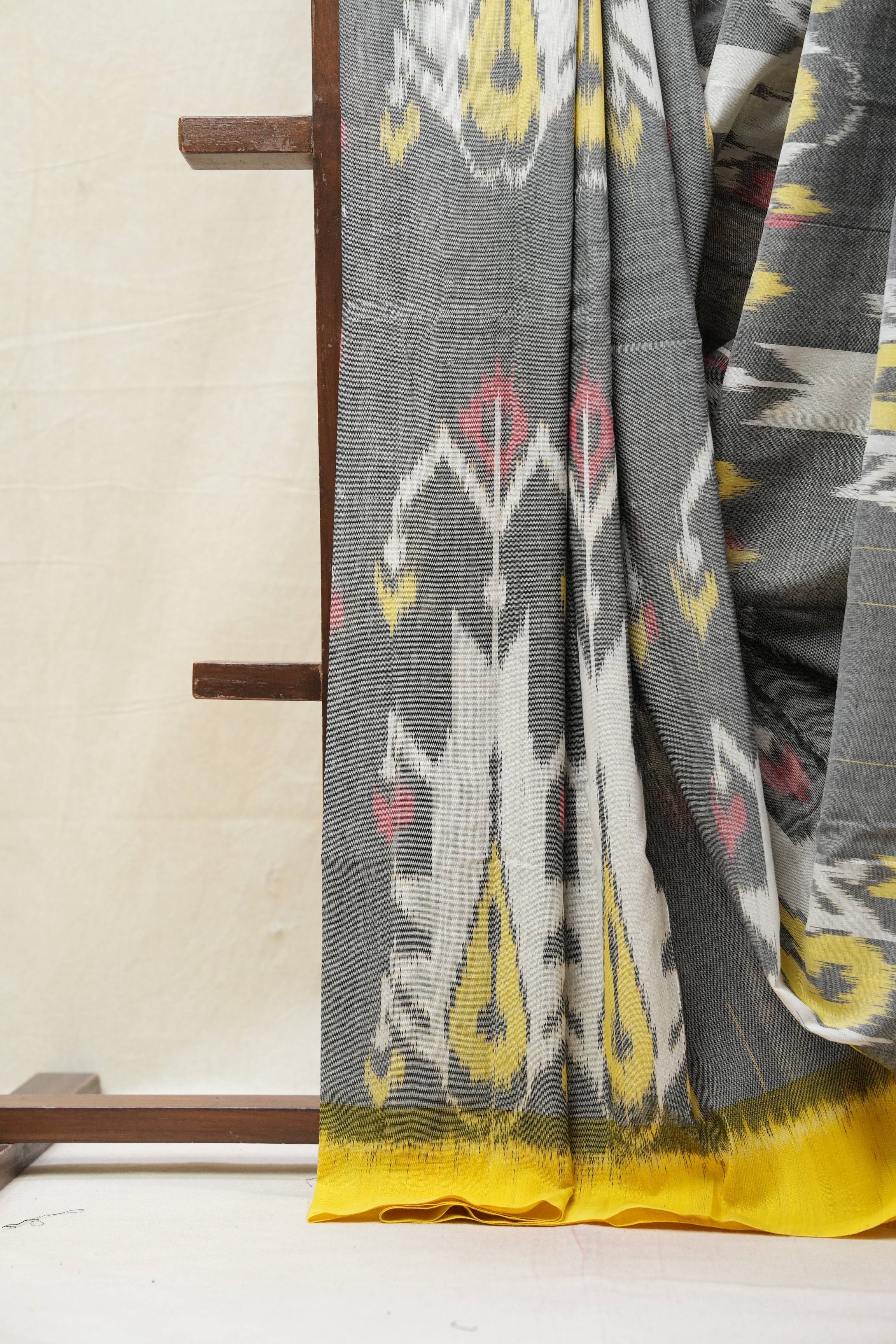 Grey Pochampalli Cotton Ikat Saree - SRGPCIS467