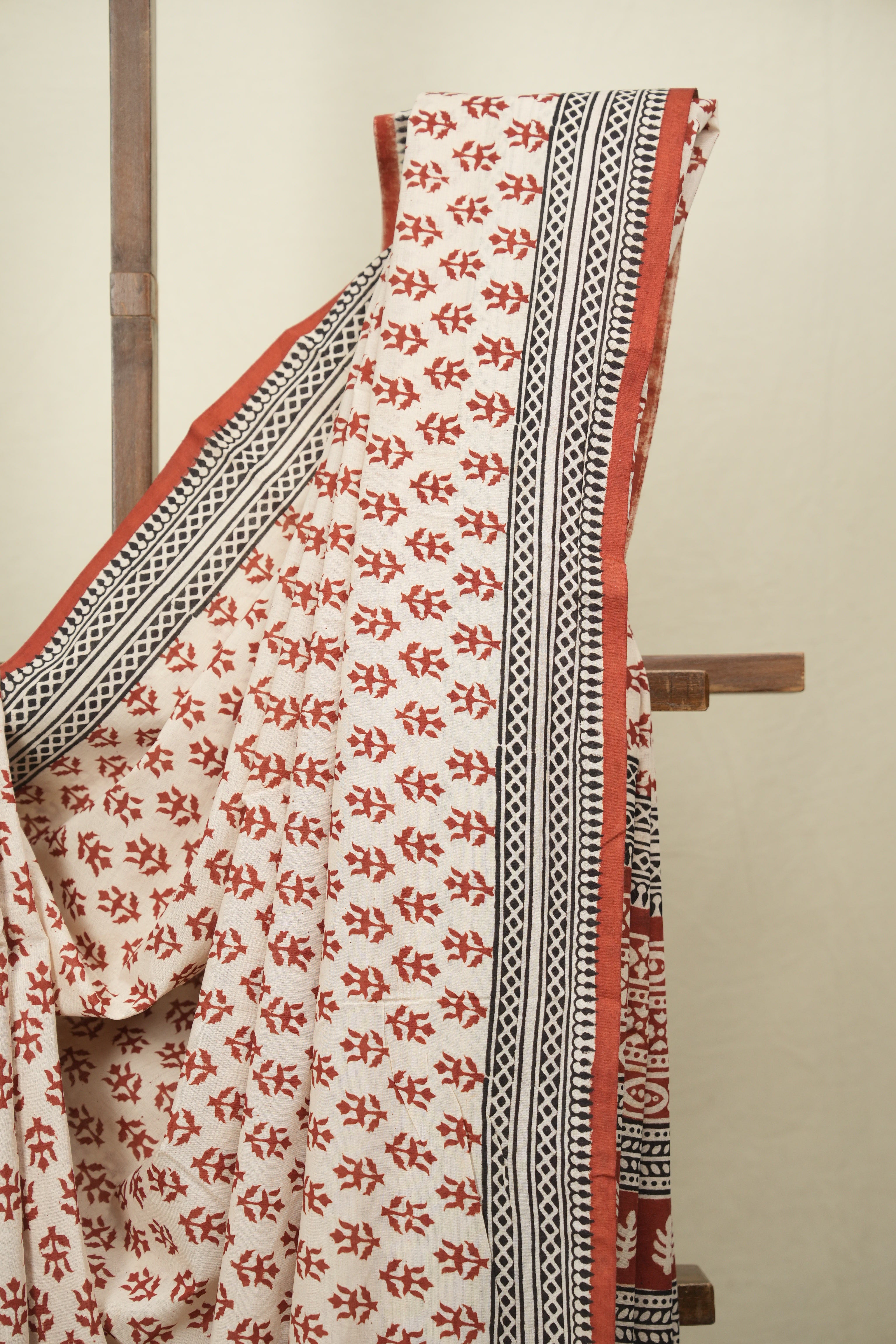 Cream HBP Cotton Saree - SRCCS3689