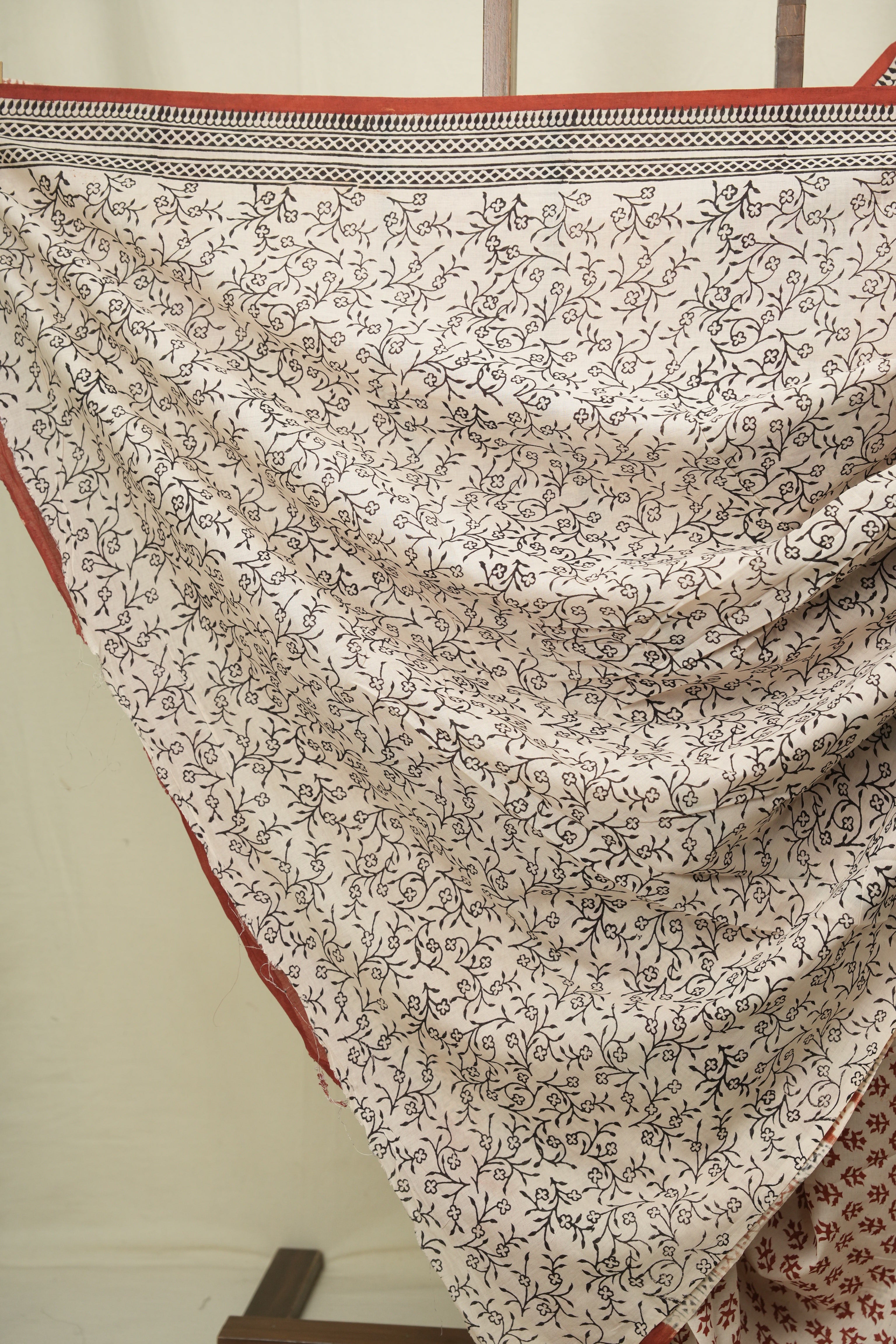 Cream HBP Cotton Saree - SRCCS3689
