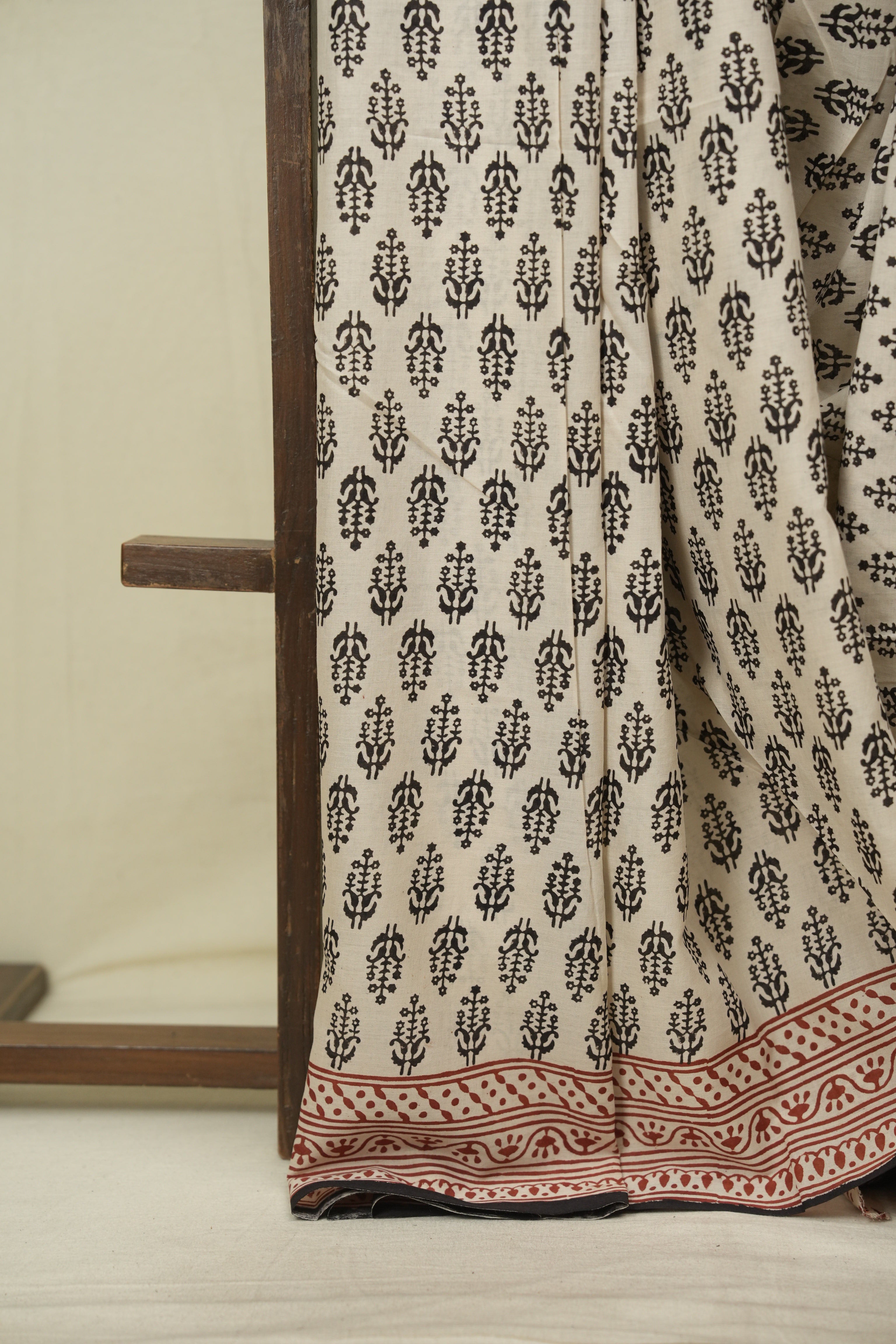 Cream HBP Cotton Saree - SRCCS3683