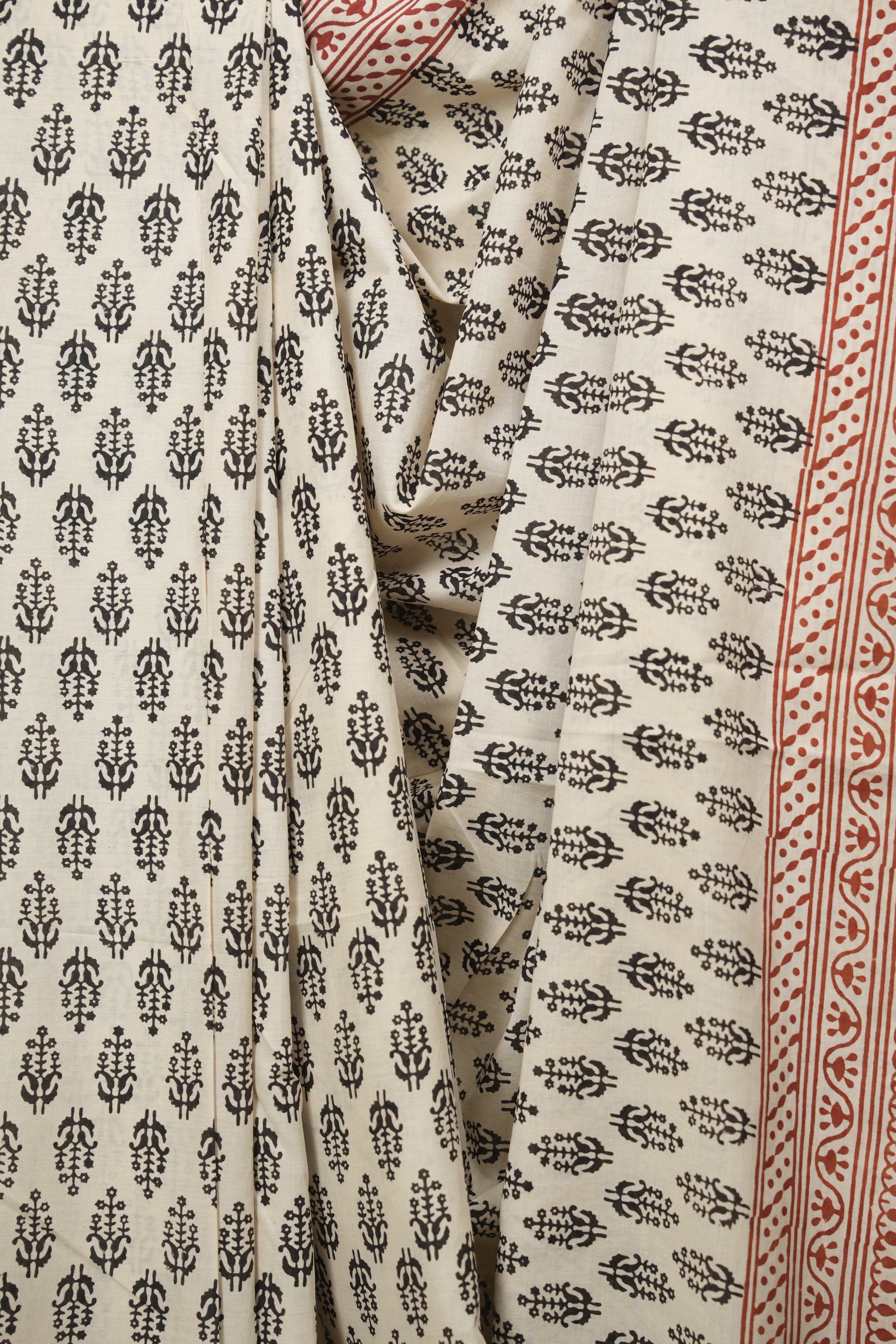 Cream HBP Cotton Saree - SRCCS3683
