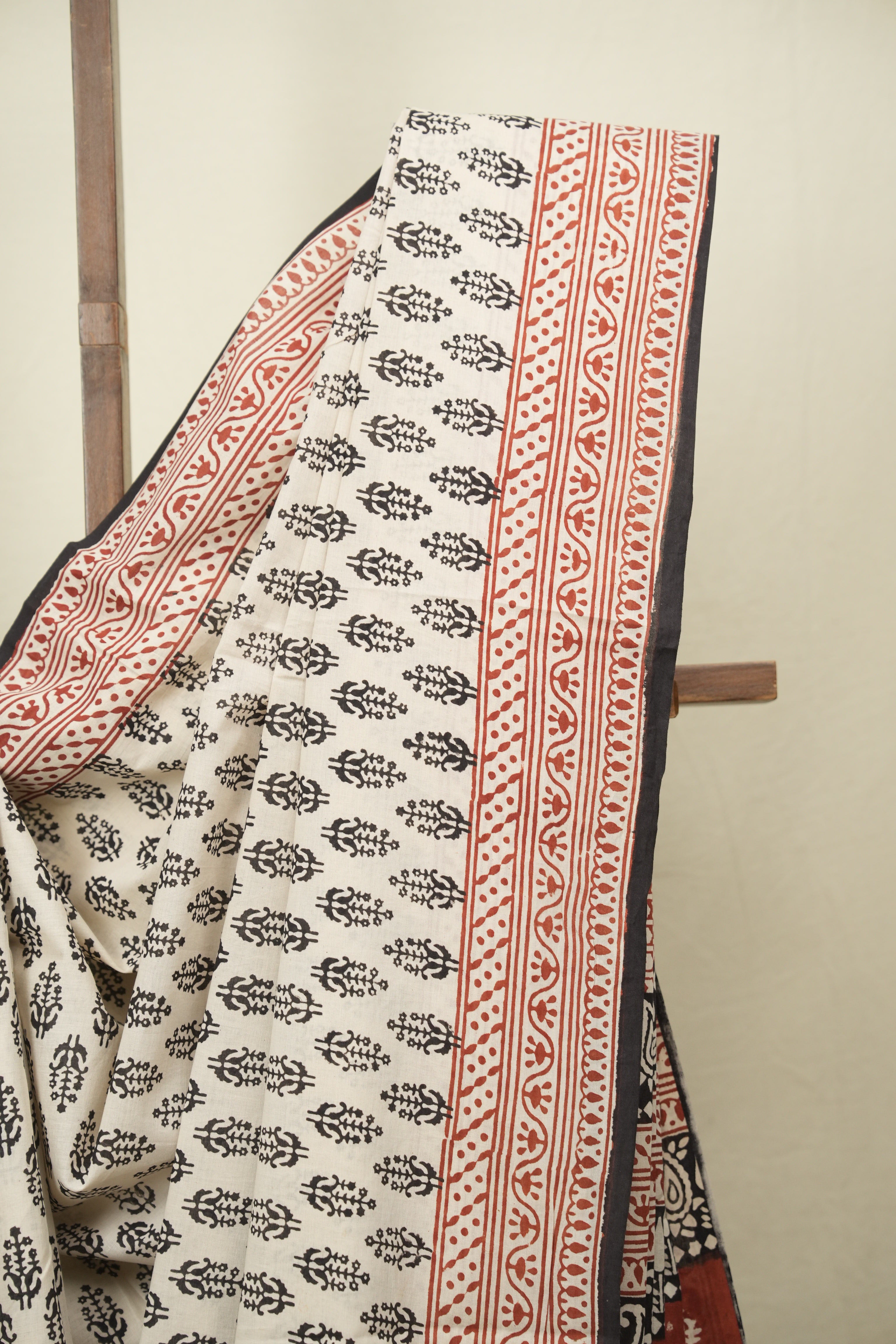 Cream HBP Cotton Saree - SRCCS3683