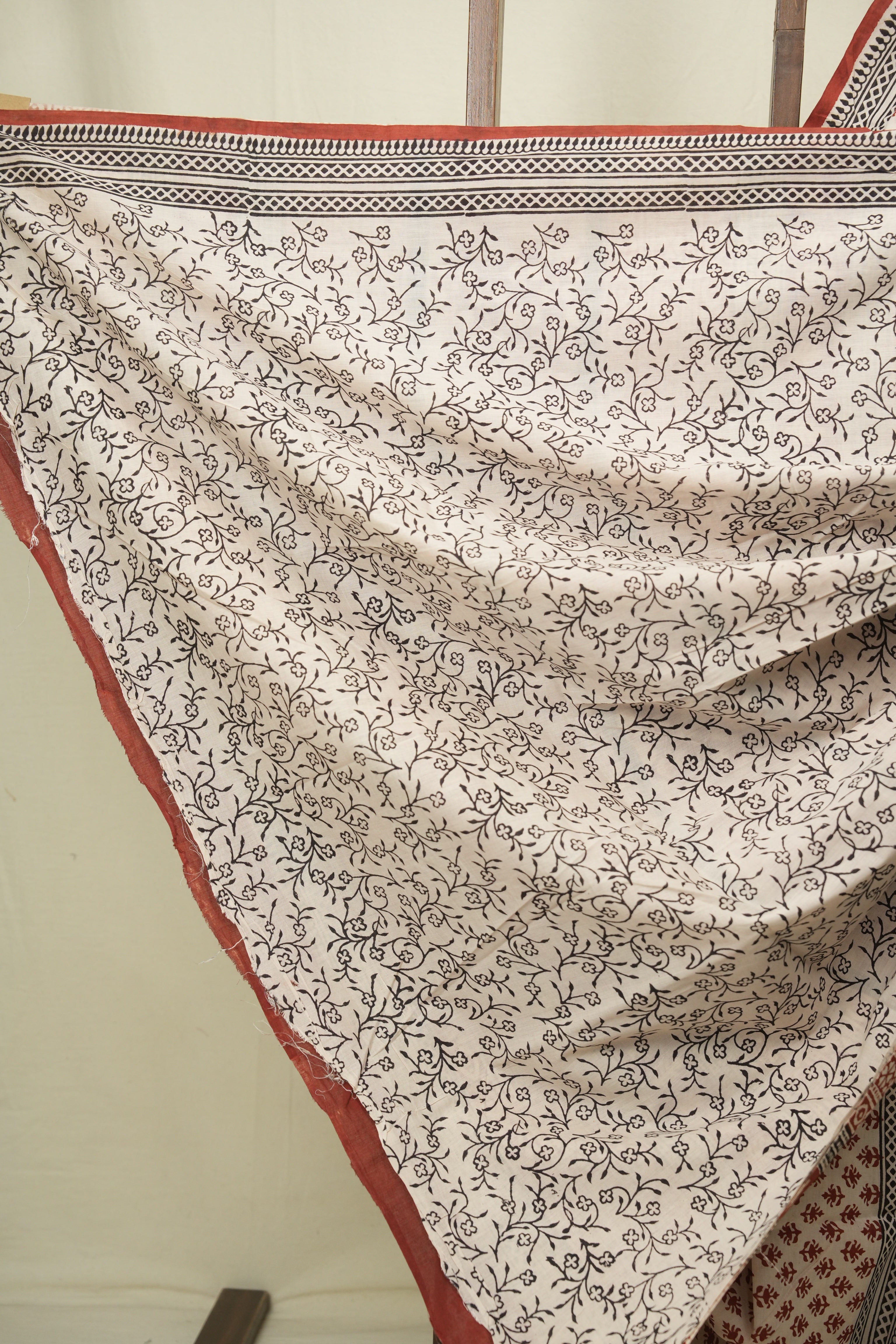 Cream HBP Cotton Saree - SRCCS3687