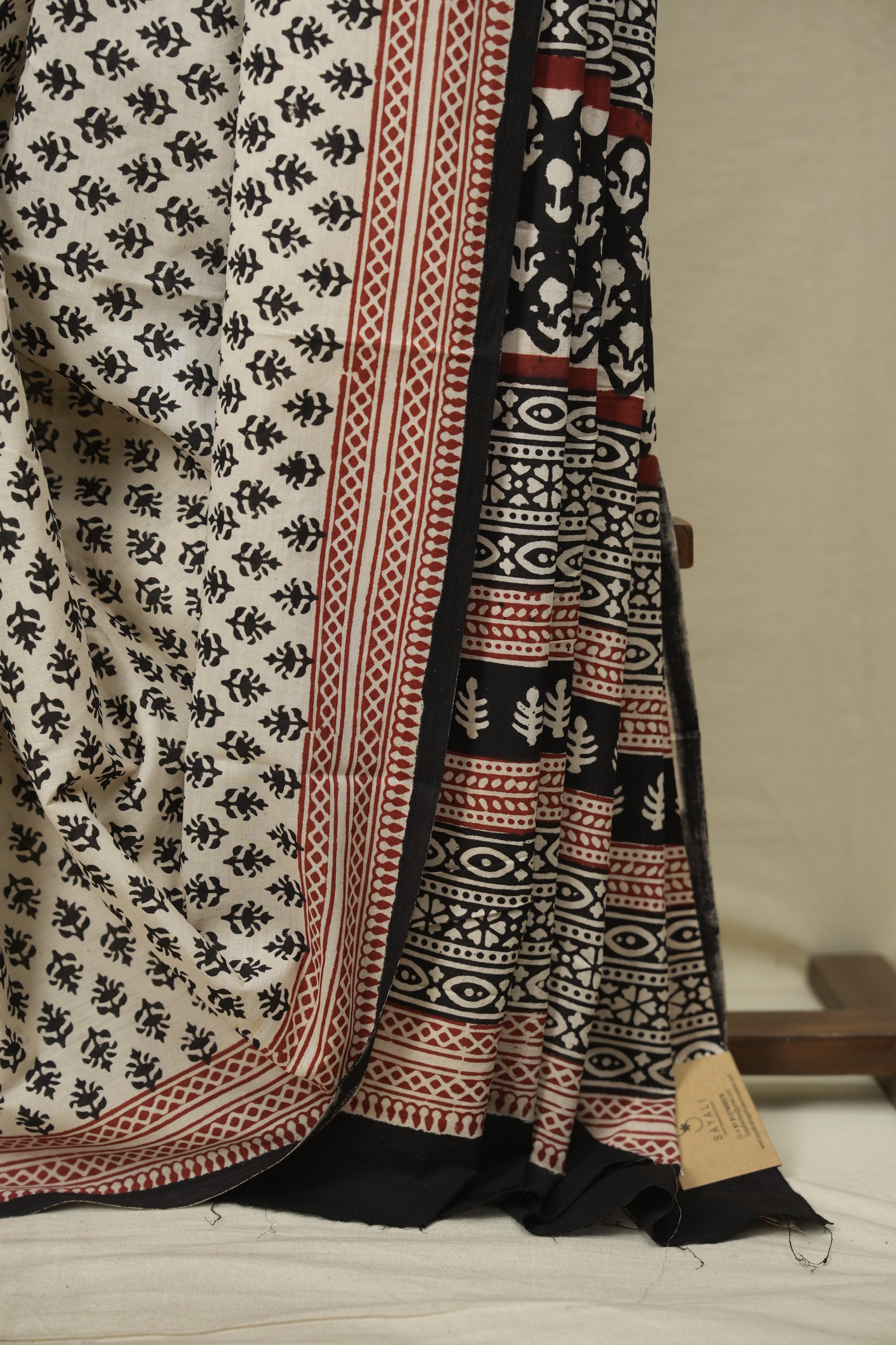 Off White HBP Cotton Saree - SROWCS3684