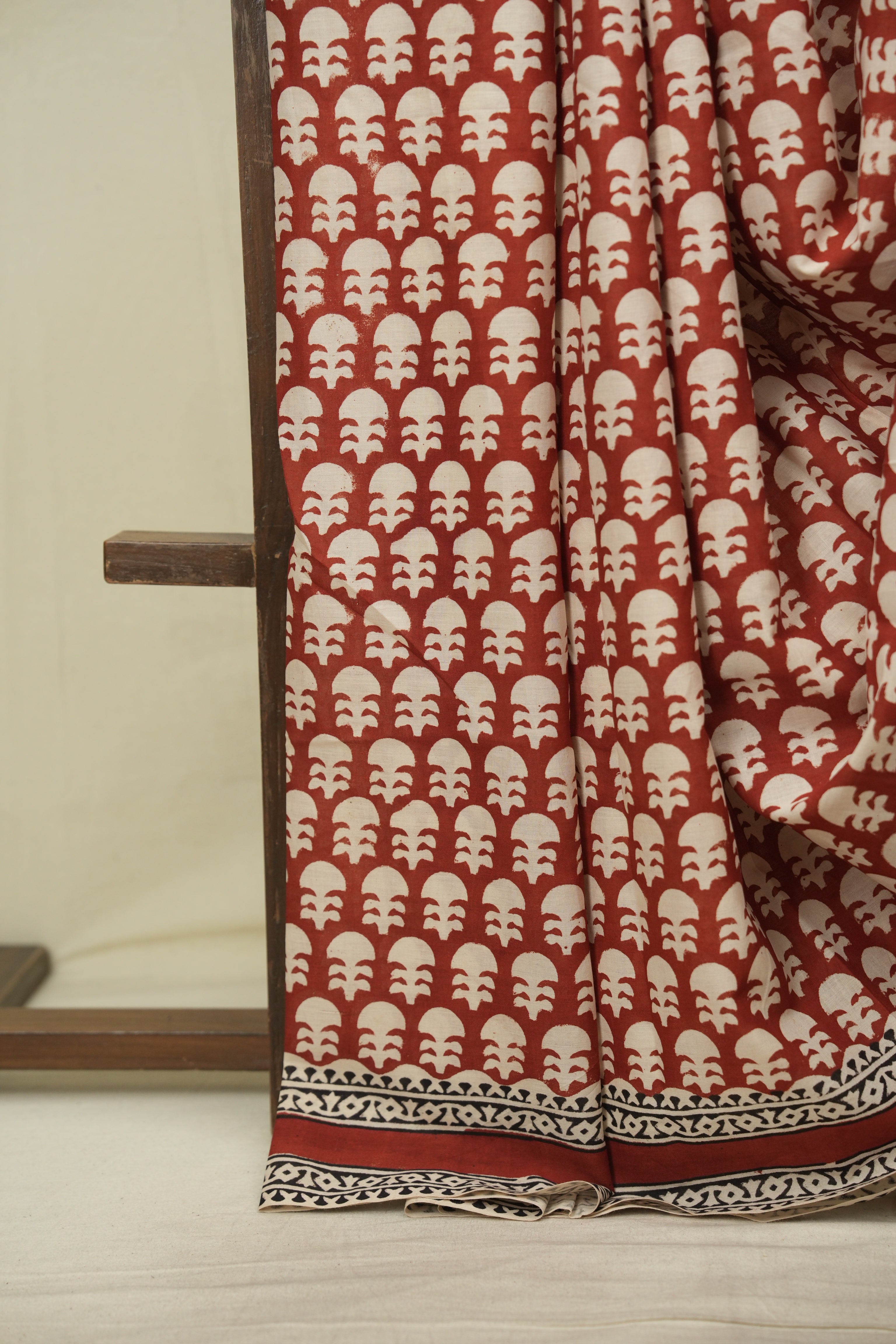 Red HBP Cotton Saree - SRRCS3688