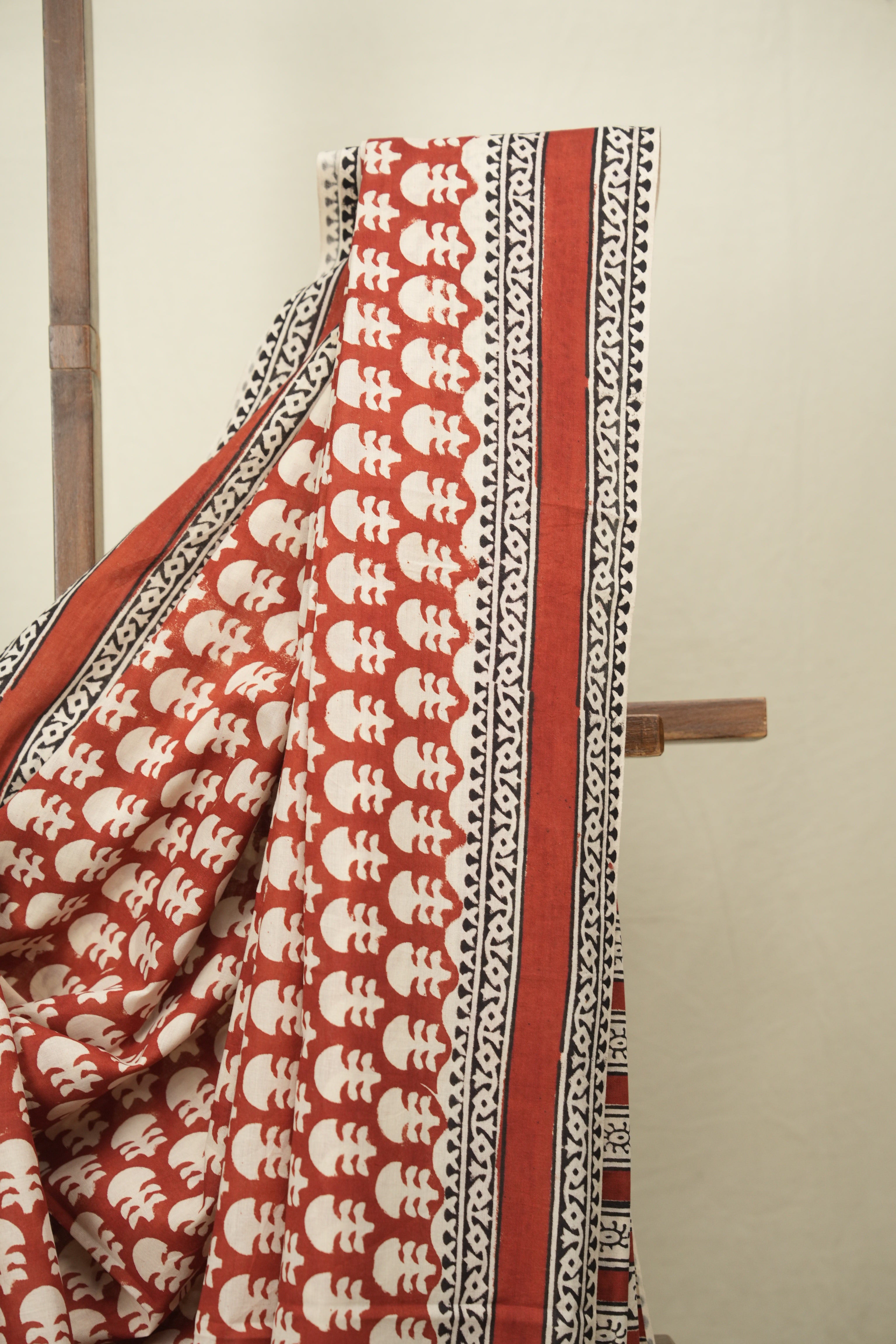 Red HBP Cotton Saree - SRRCS3688