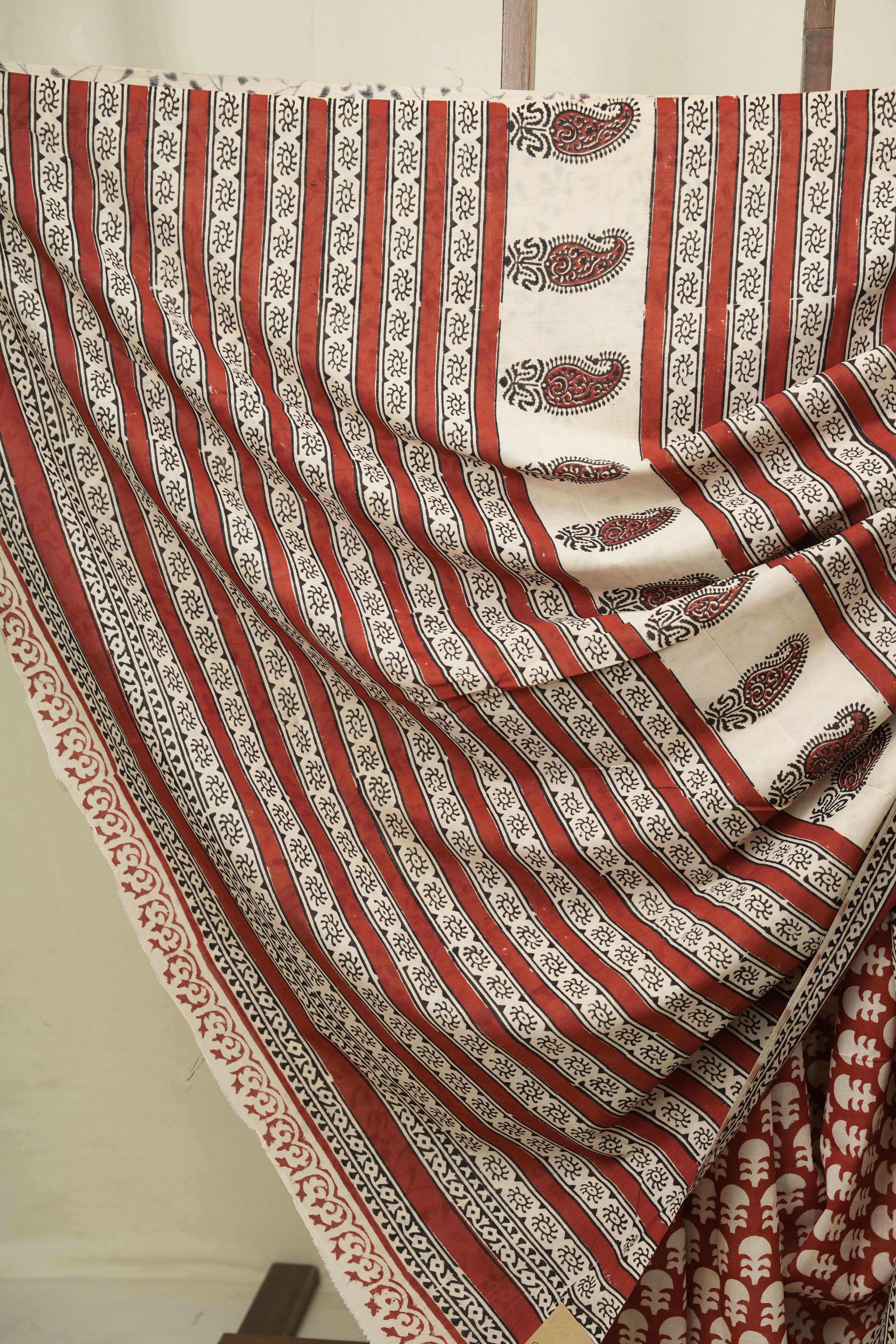 Red HBP Cotton Saree - SRRCS3688
