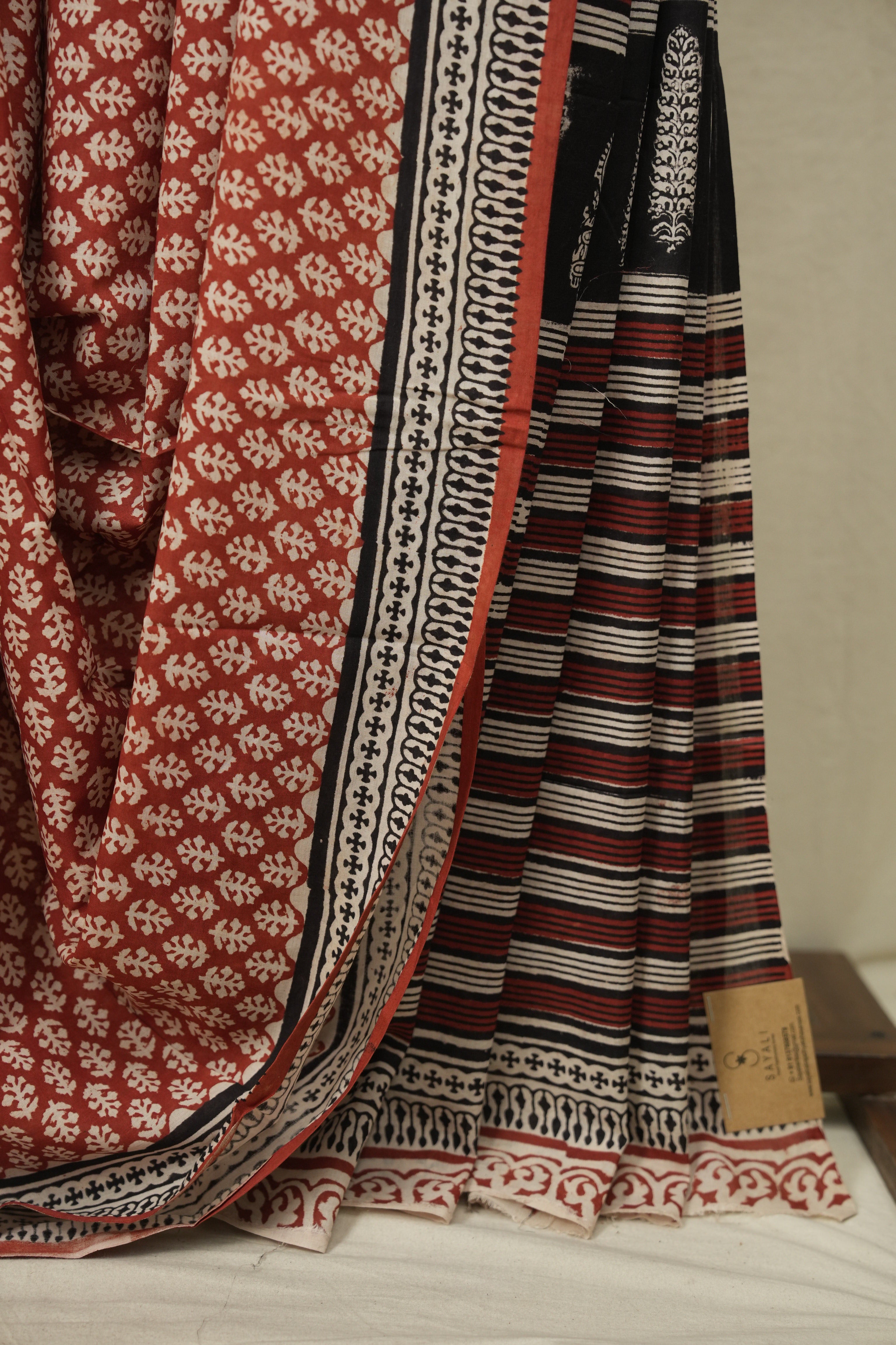 Red HBP Cotton Saree - SRRCS3682
