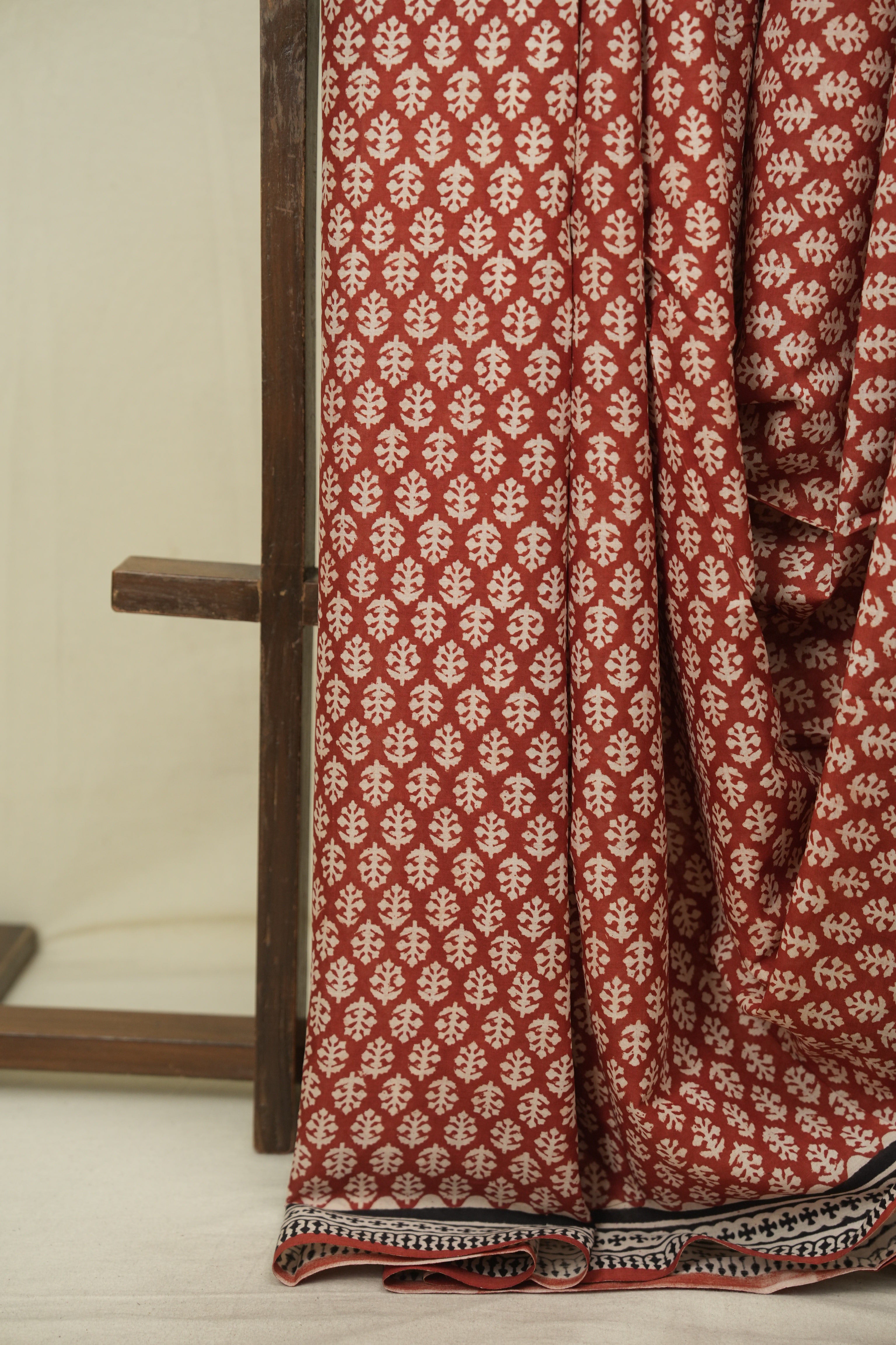 Red HBP Cotton Saree - SRRCS3682