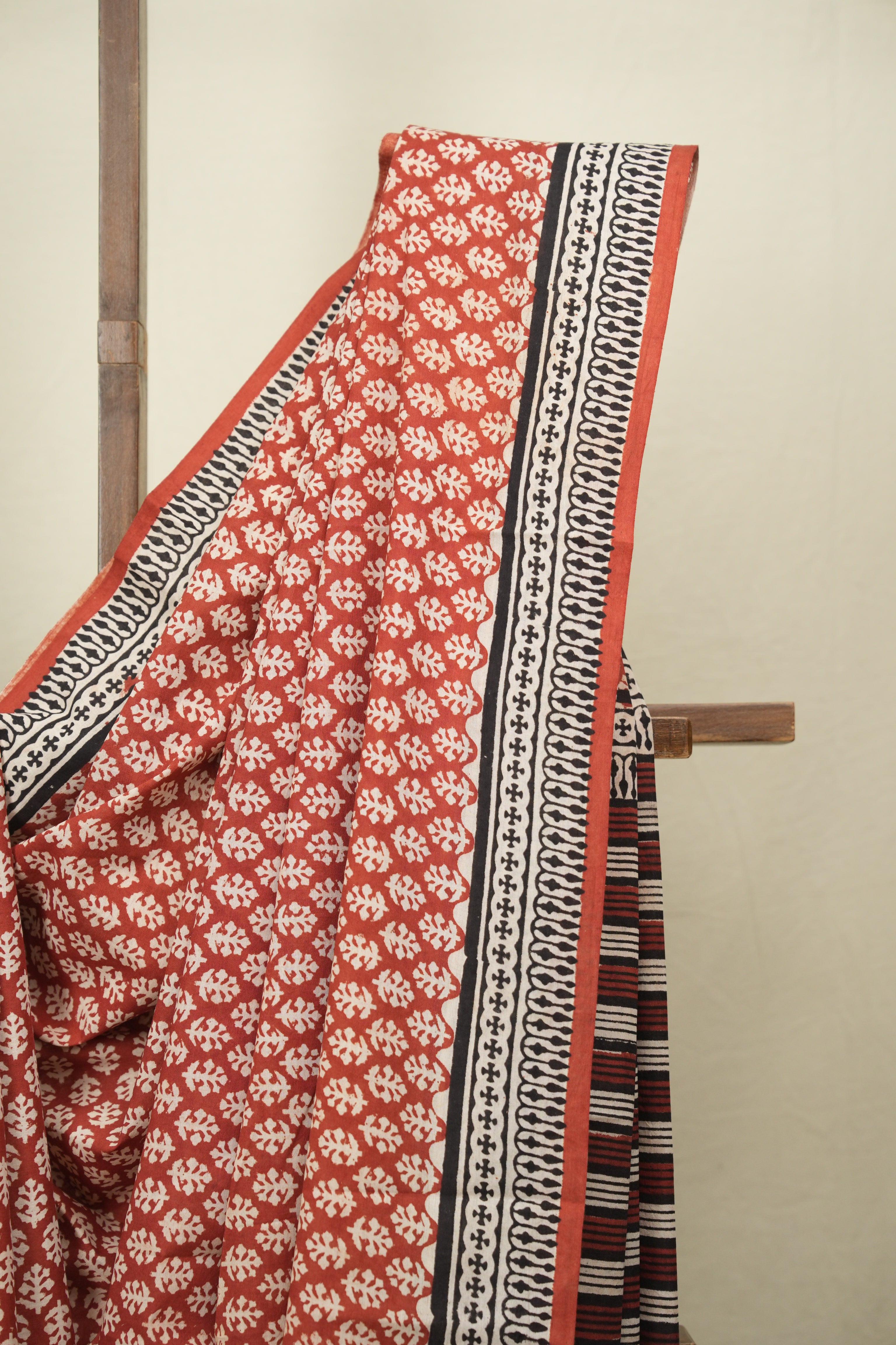 Red HBP Cotton Saree - SRRCS3682