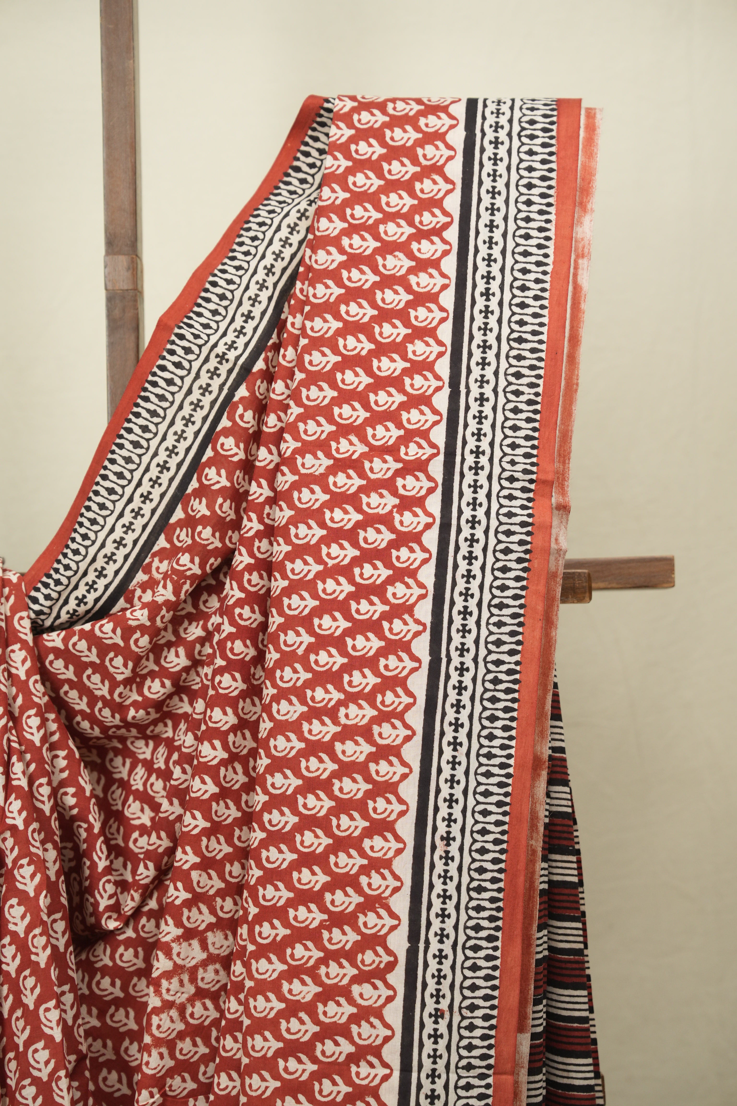 Red HBP Cotton Saree - SRRCS3685