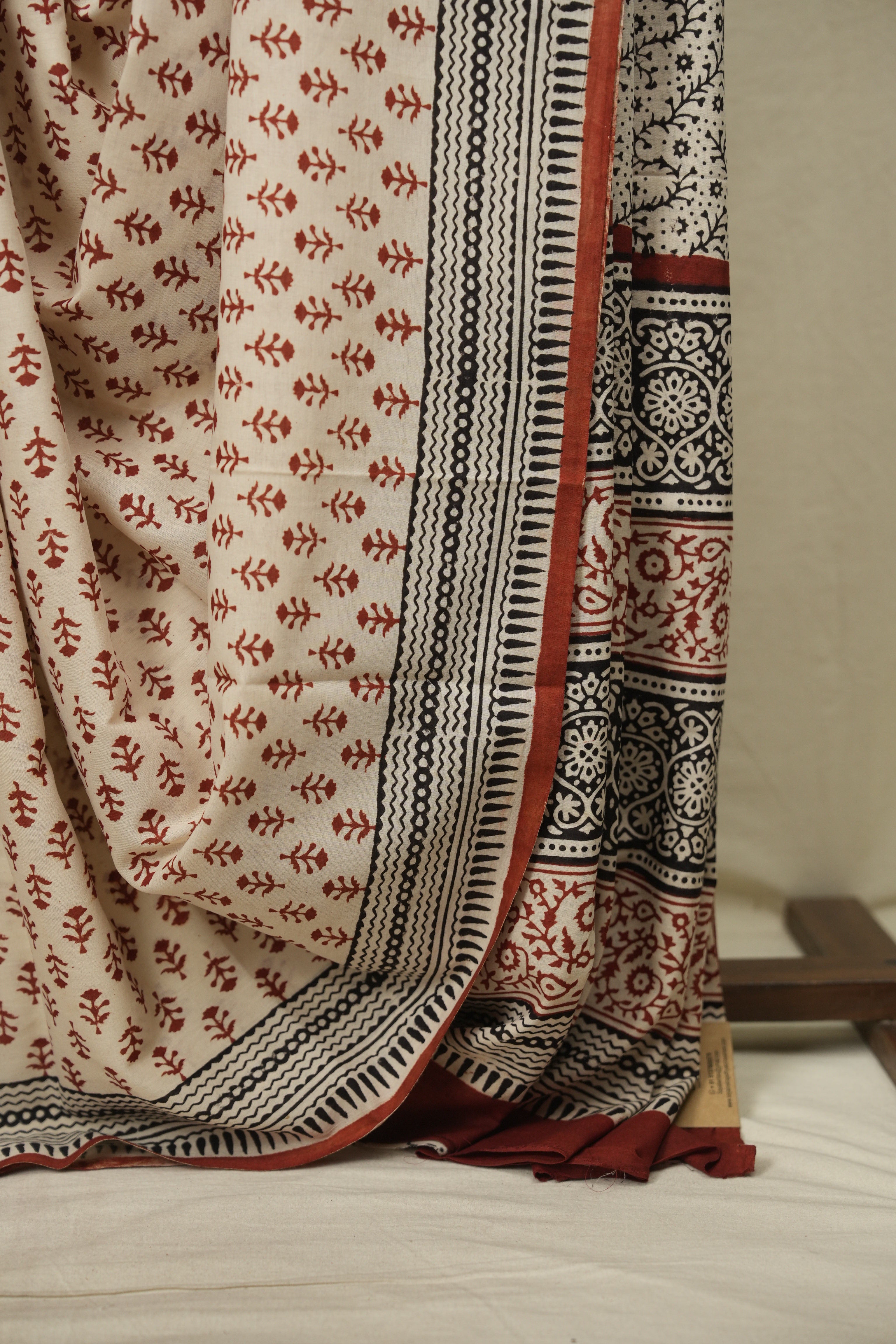 Cream HBP Cotton Saree - SRCCS3674
