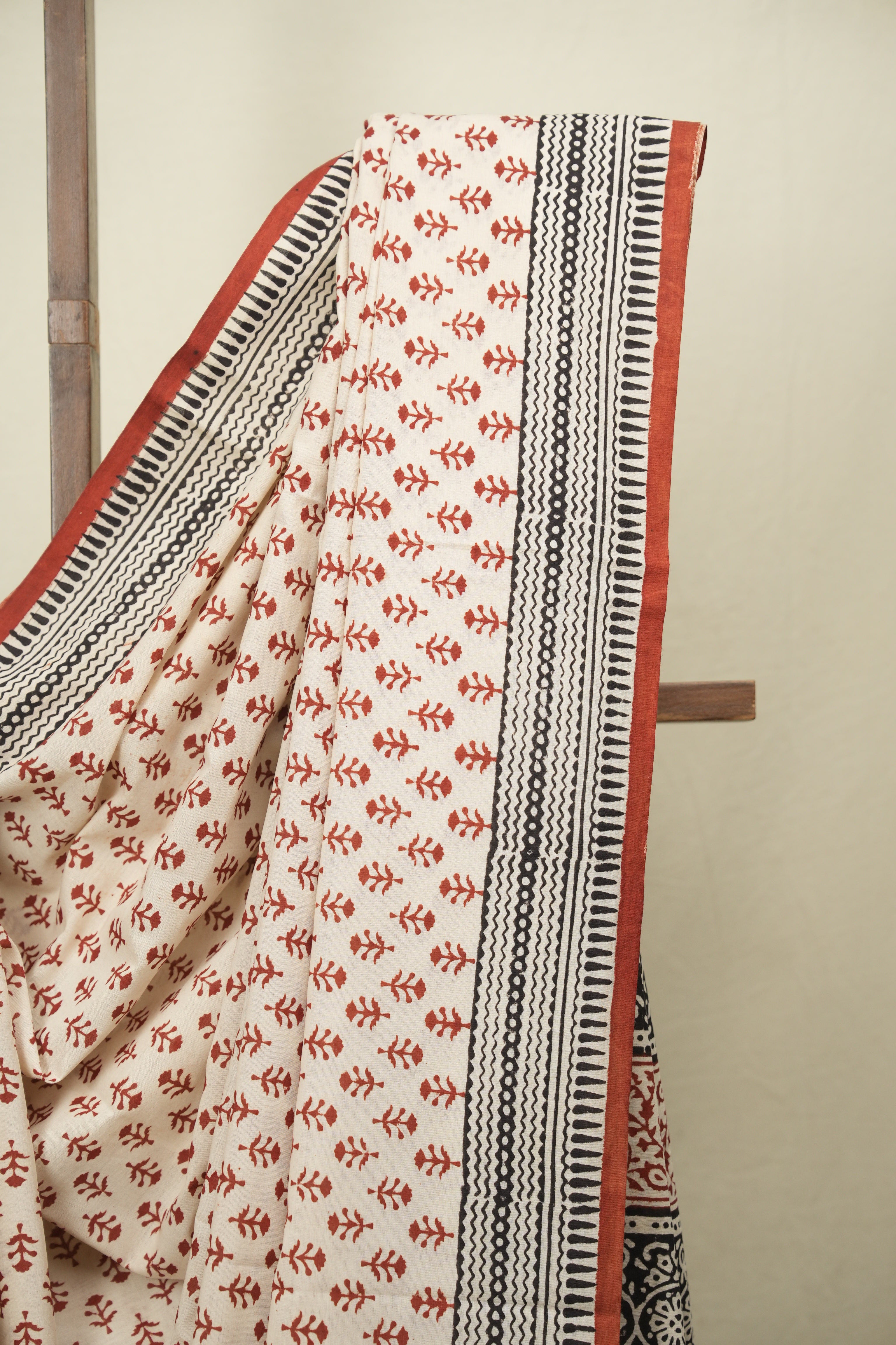 Cream HBP Cotton Saree - SRCCS3674