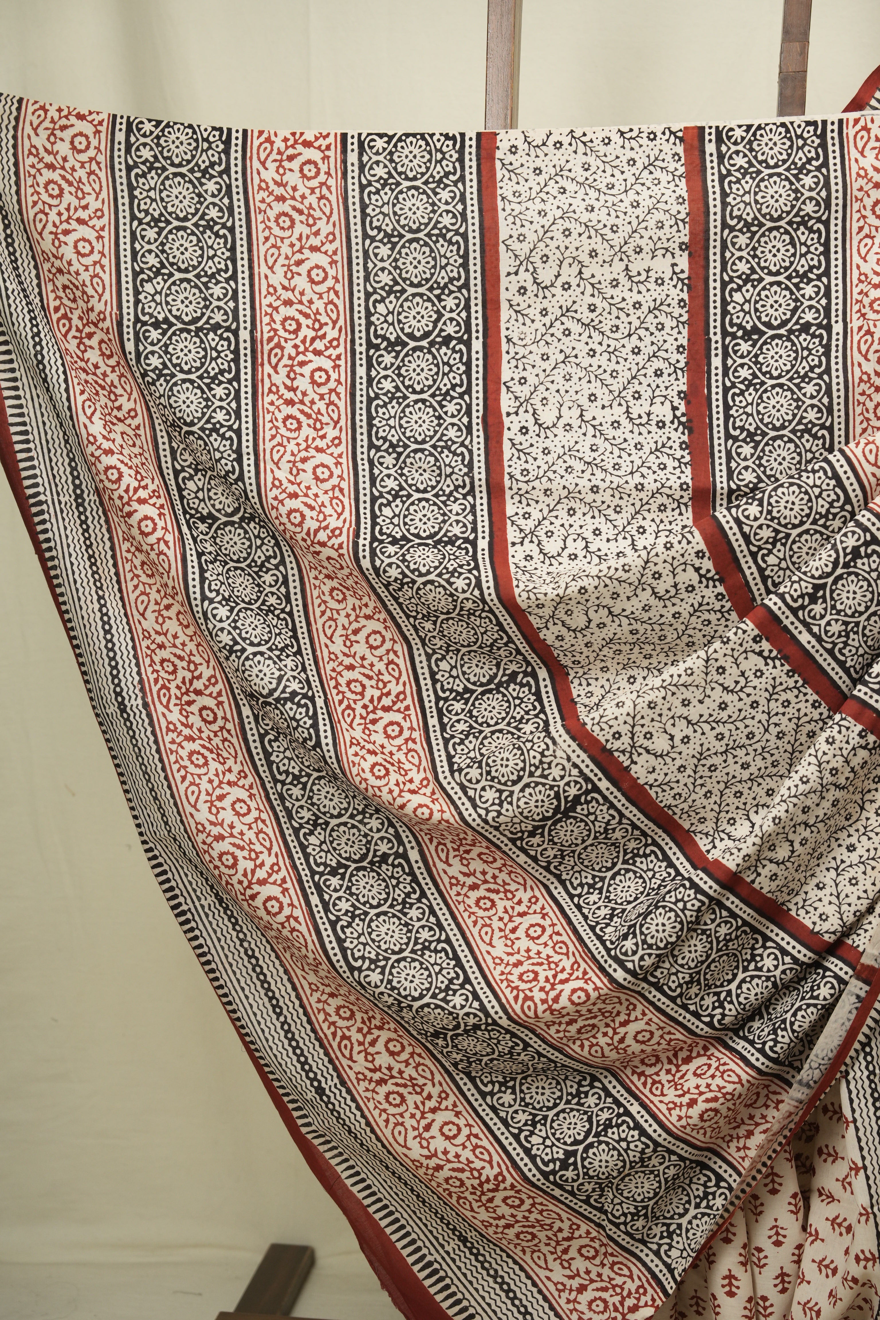Cream HBP Cotton Saree - SRCCS3674