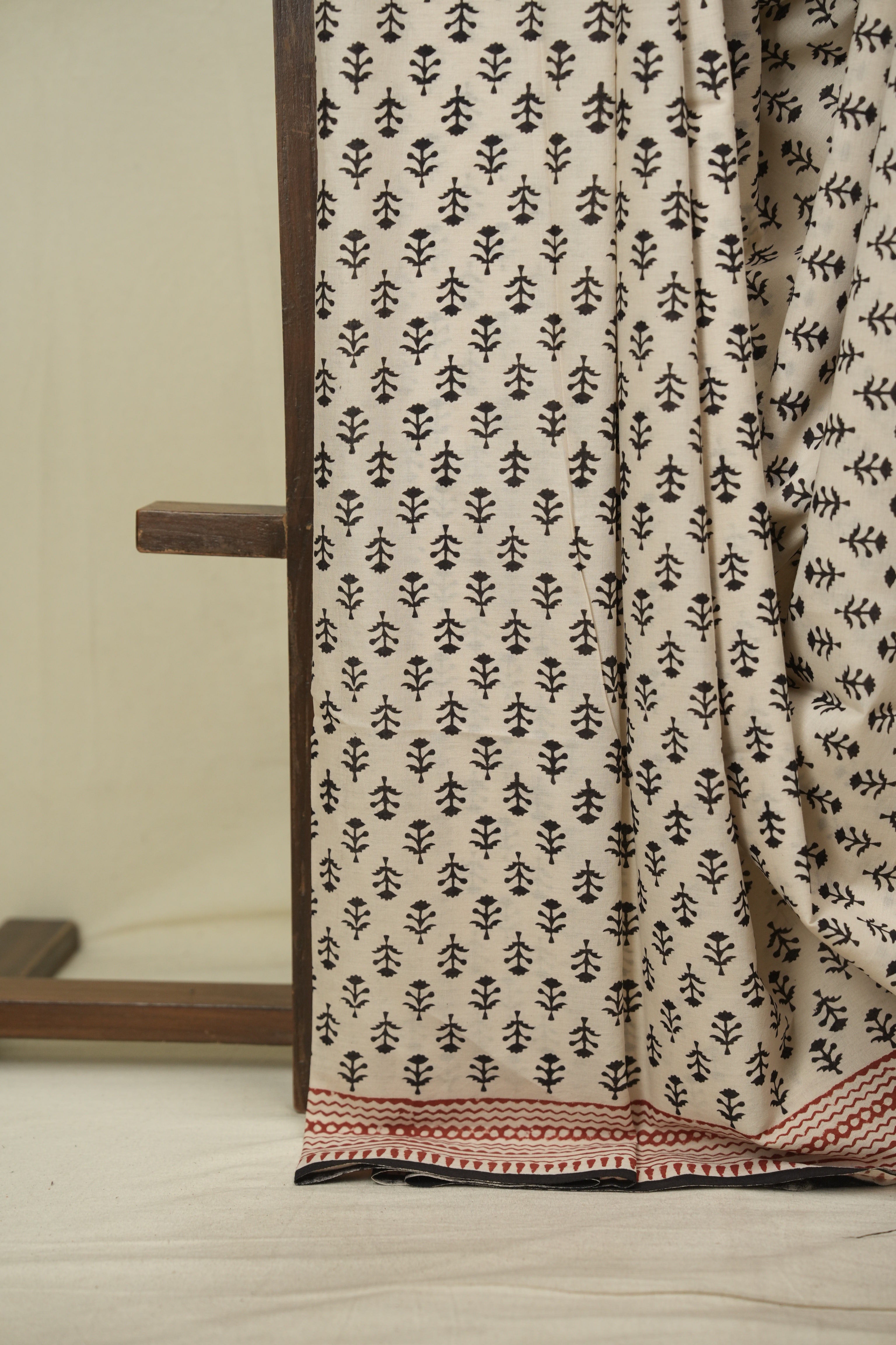 Cream HBP Cotton Saree - SRCCS3675