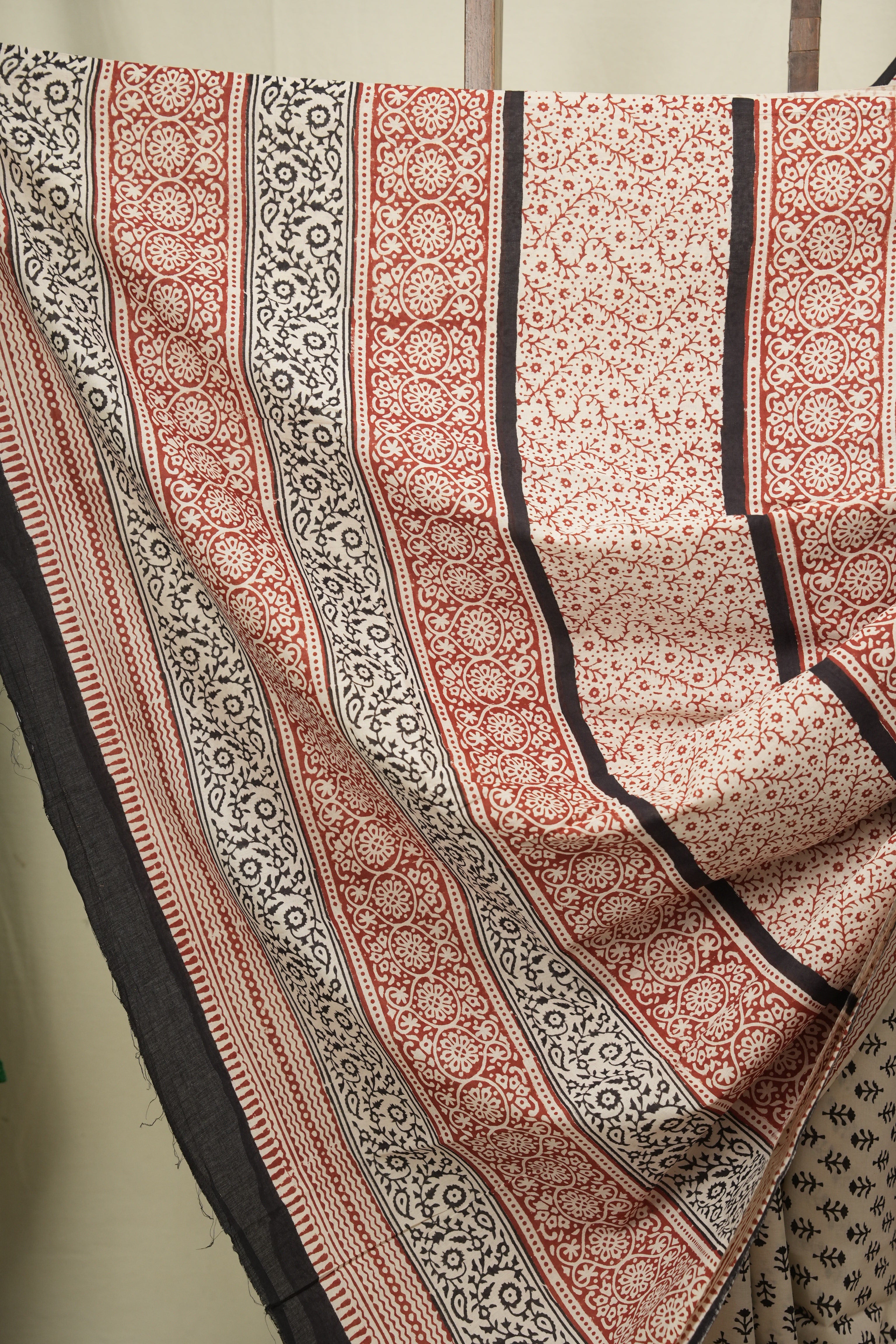 Cream HBP Cotton Saree - SRCCS3675