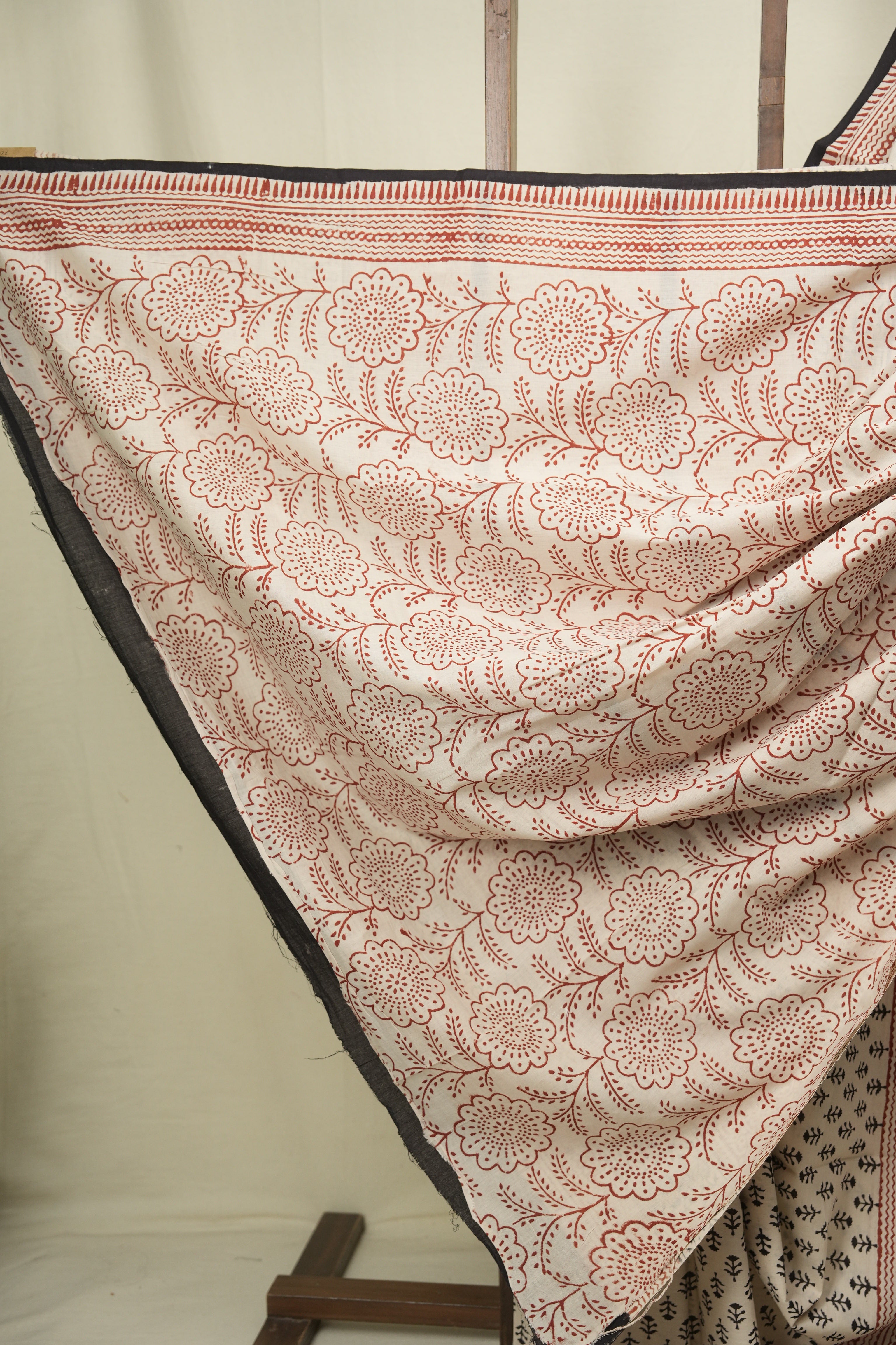 Cream HBP Cotton Saree - SRCCS3675