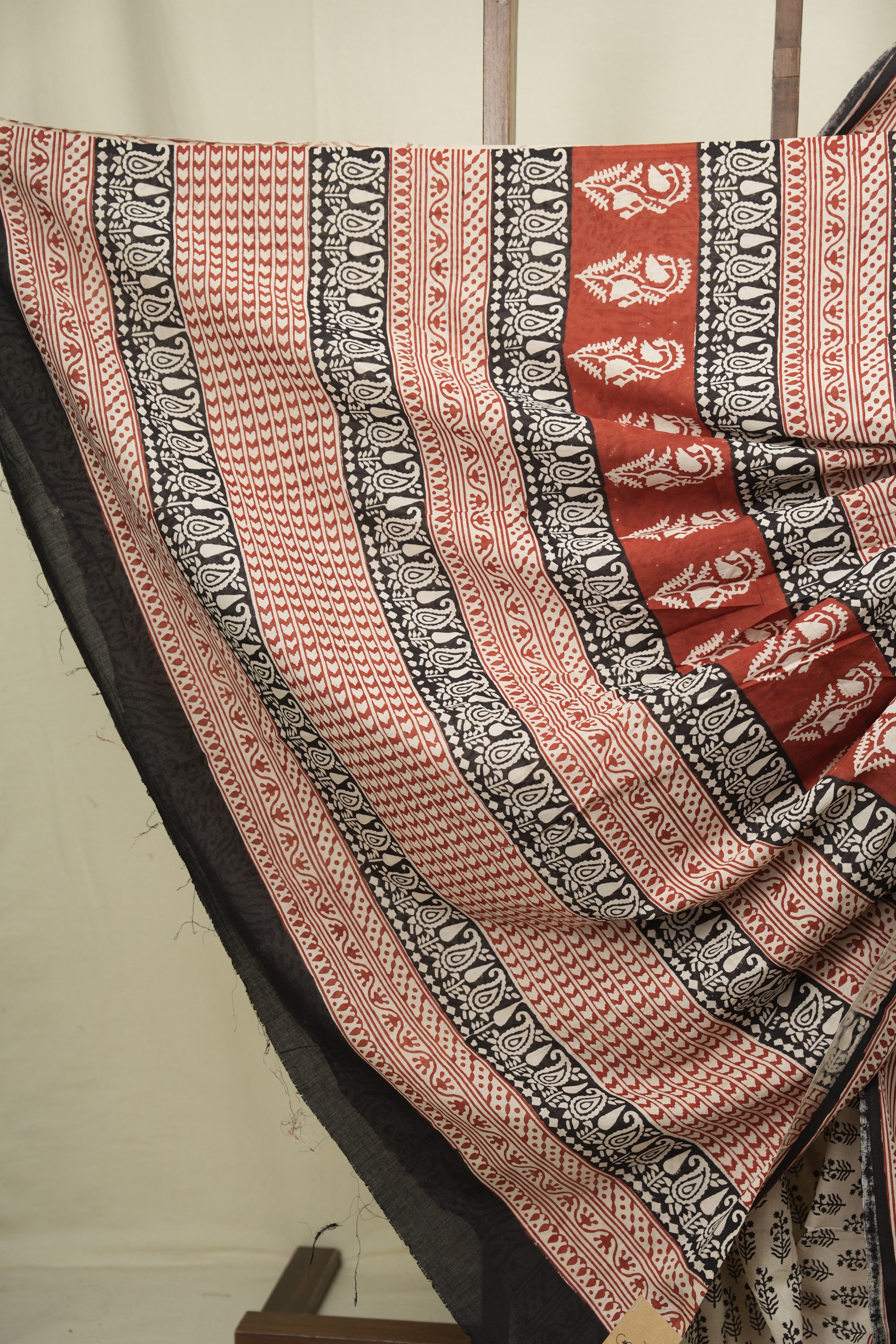 Cream HBP Cotton Saree - SRCCS3673