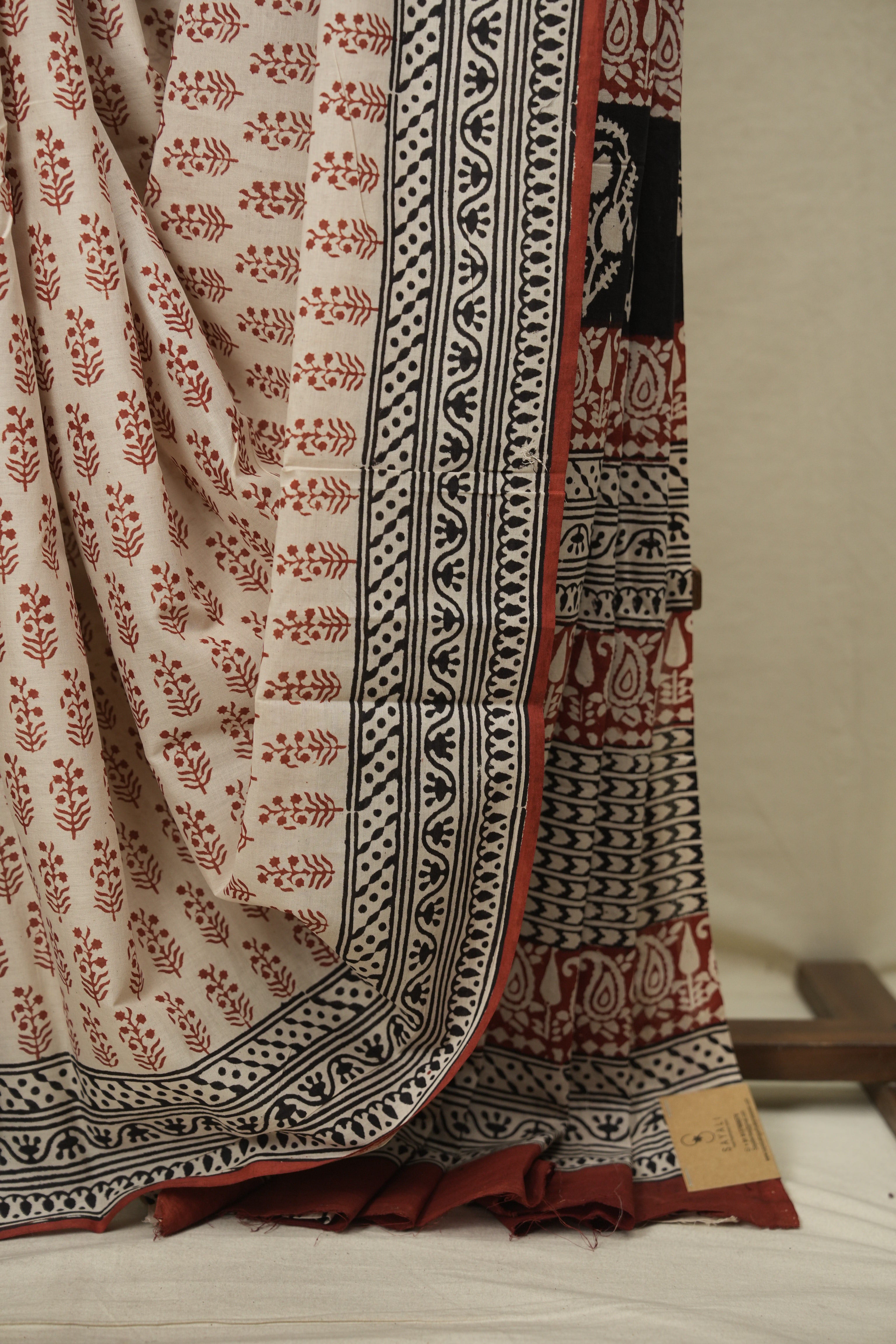 Cream HBP Cotton Saree - SRCCS3672