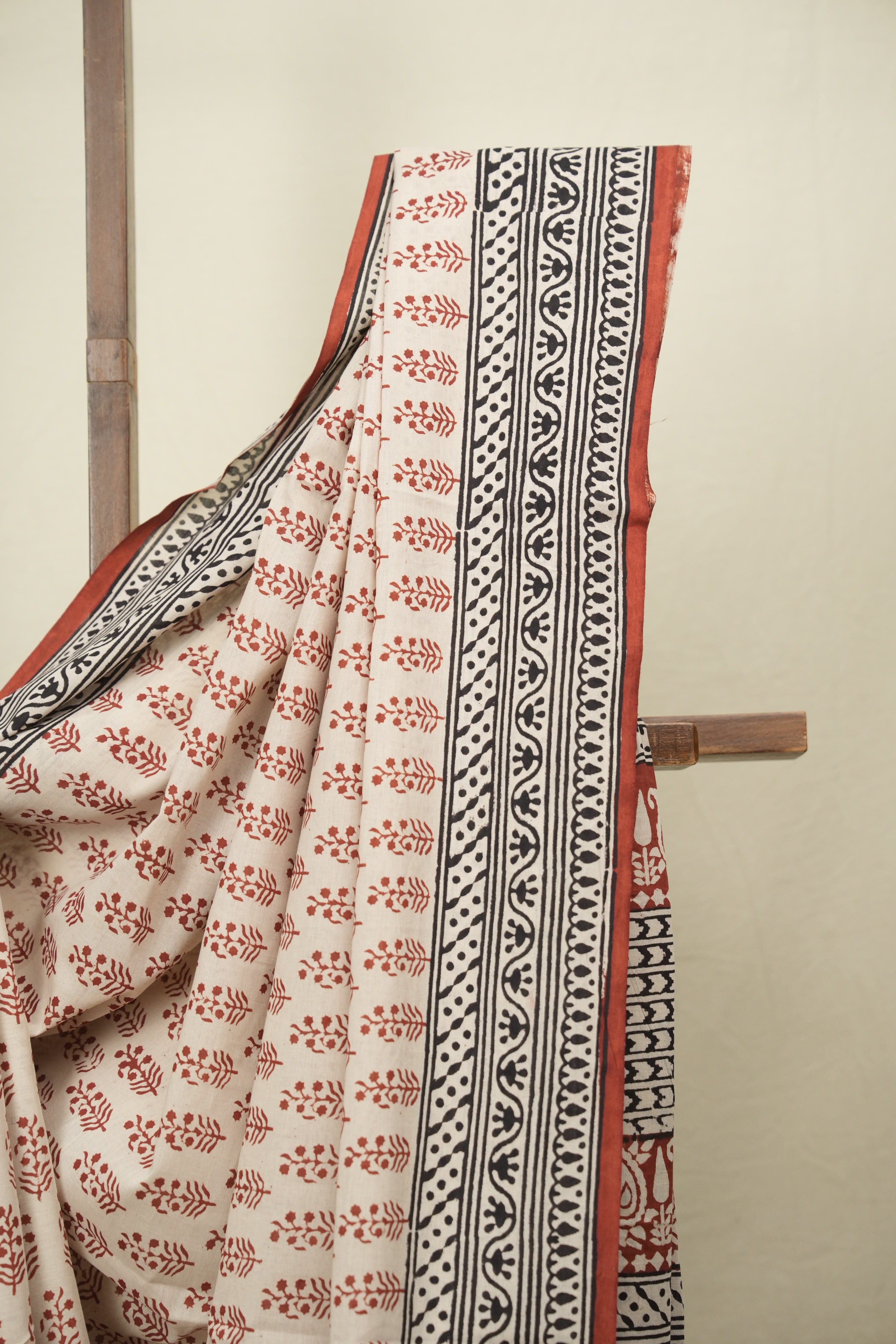 Cream HBP Cotton Saree - SRCCS3672