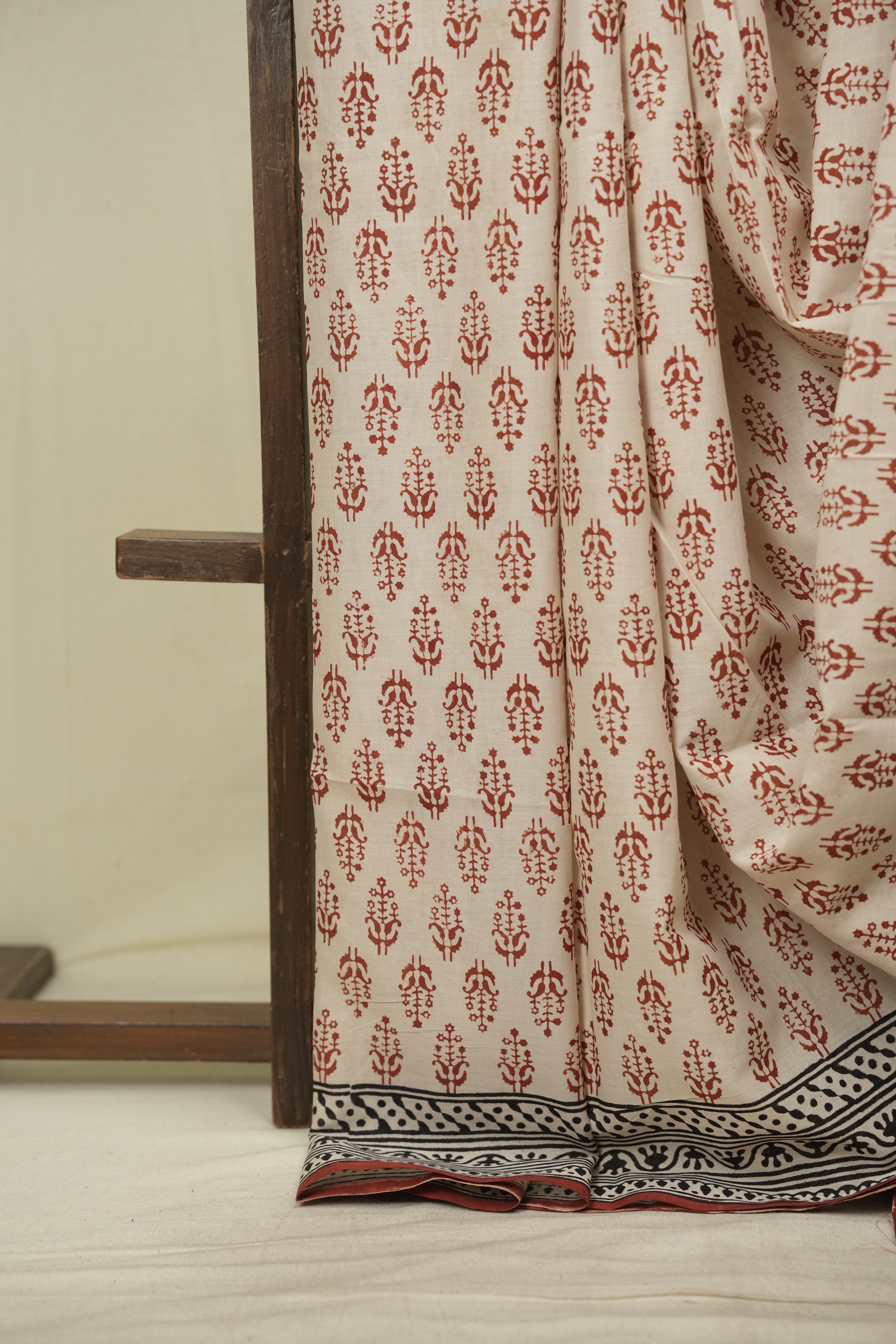 Cream HBP Cotton Saree - SRCCS3670