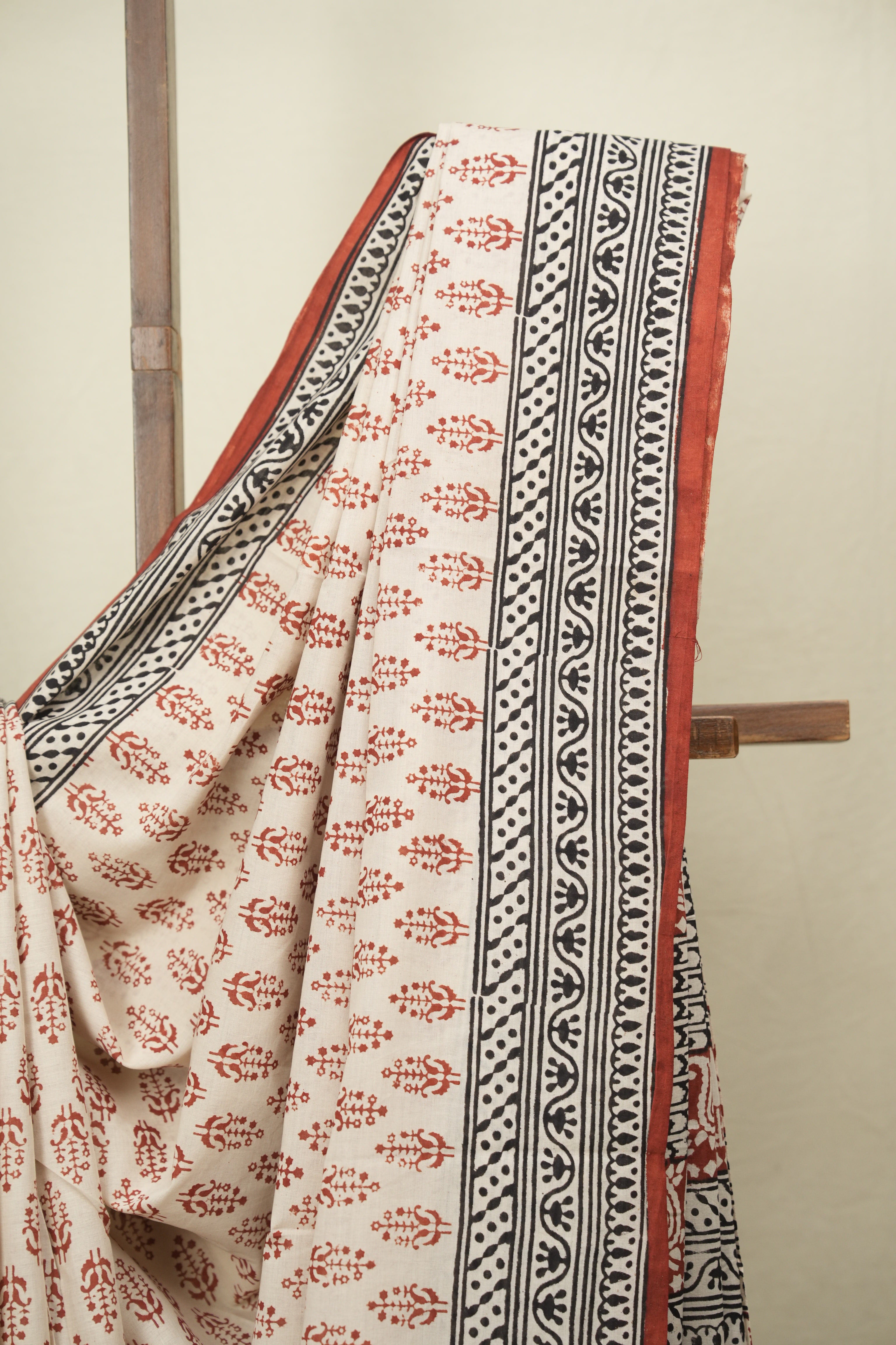 Cream HBP Cotton Saree - SRCCS3670